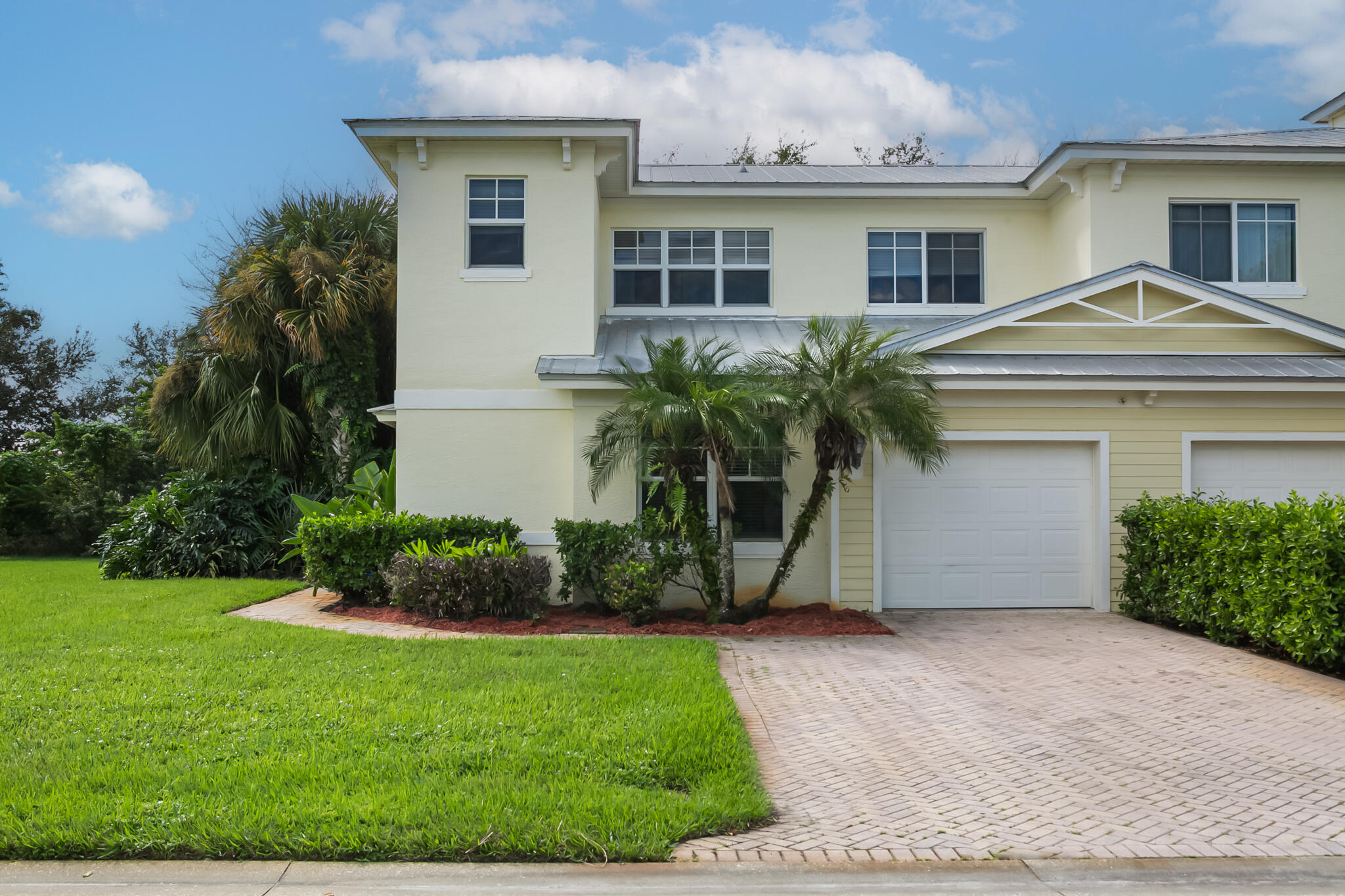 2551 Creekside Drive — photo