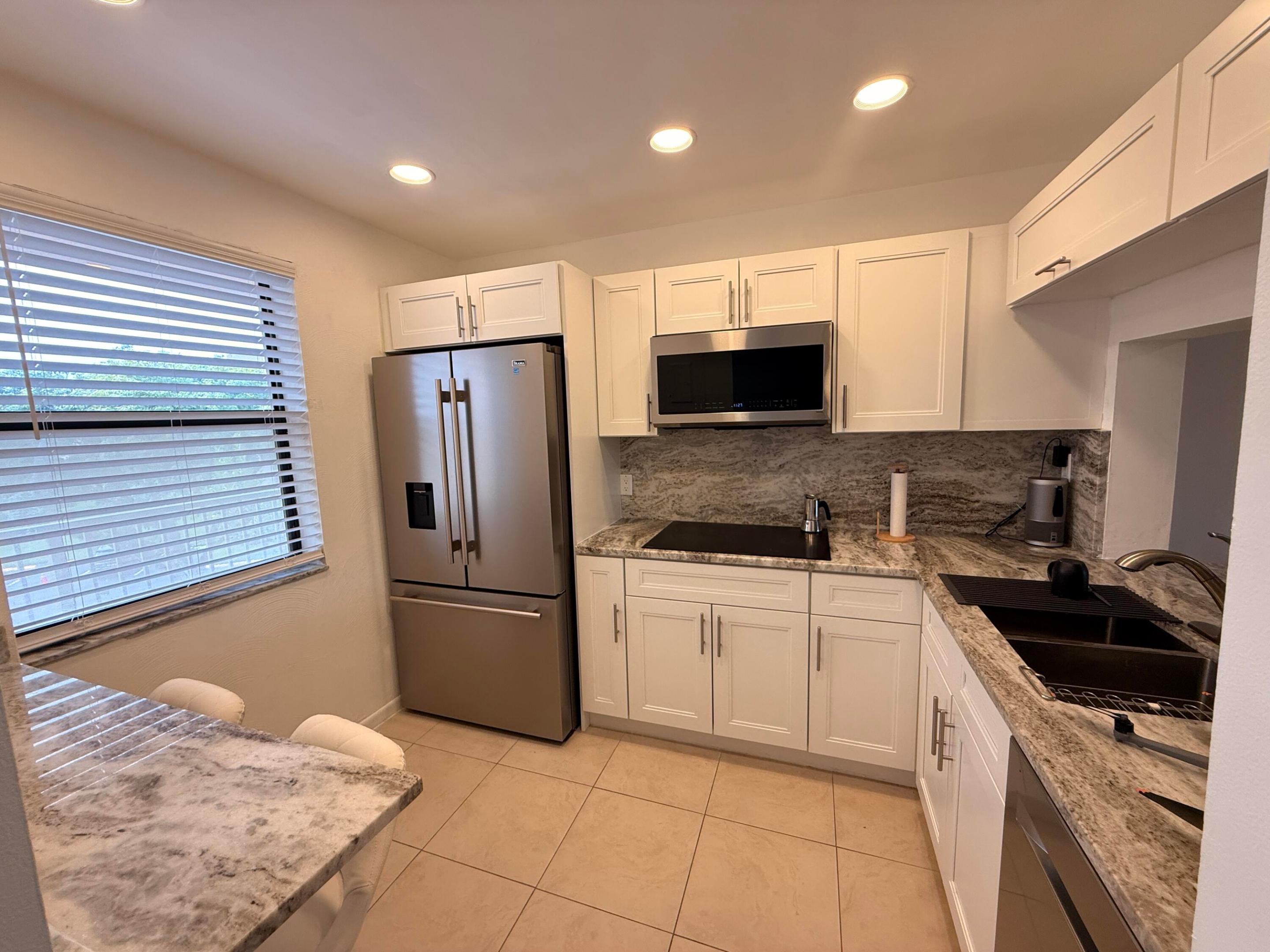 2786 NW 104th Avenue Unit 304 — photo