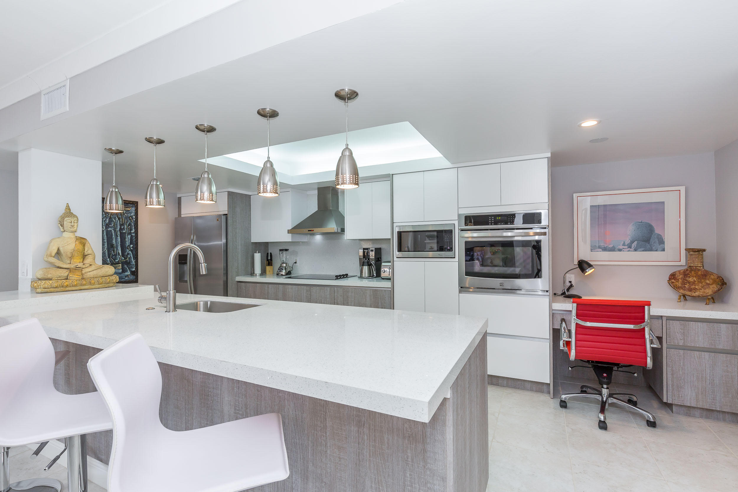 2455 Lindell Boulevard Unit 3304 — photo
