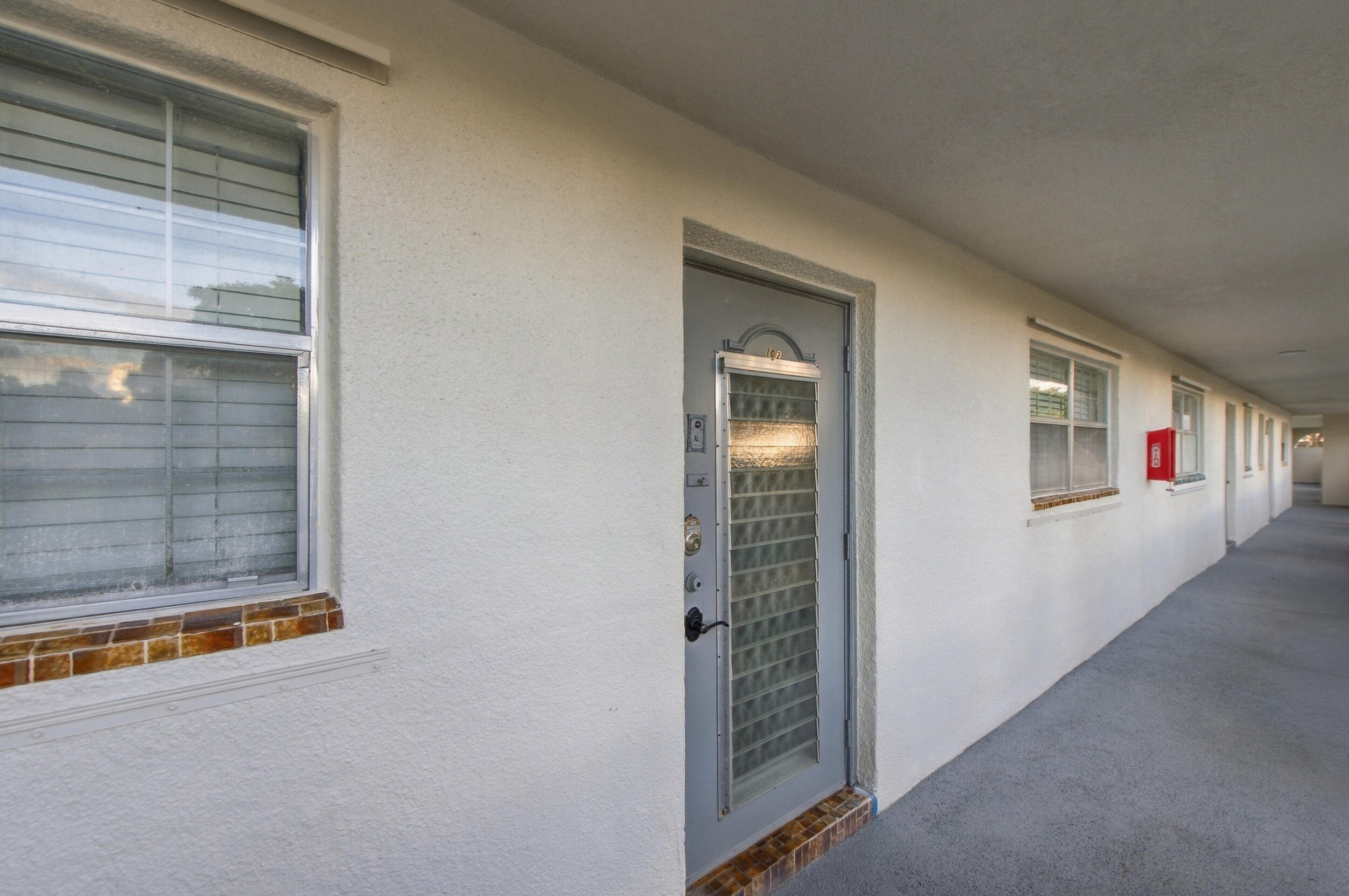 8285 Sunrise Lakes Boulevard Unit 102 — photo