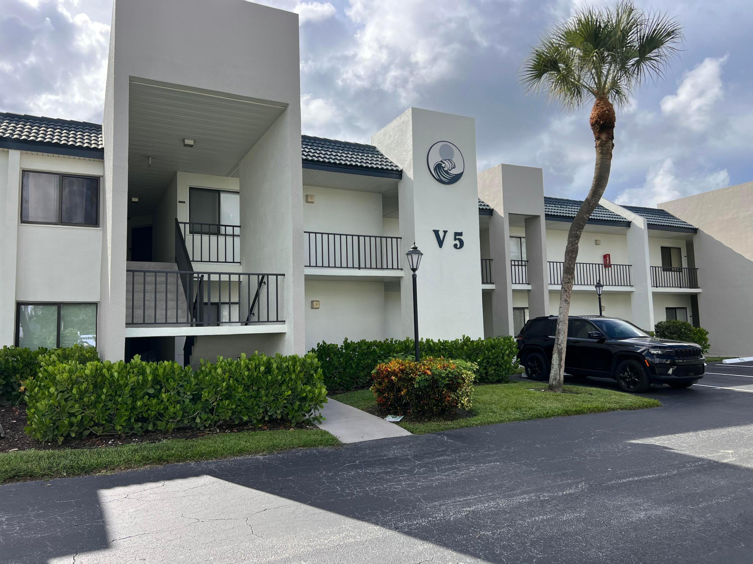 1605 S US Highway 1 Unit 204V5 — photo