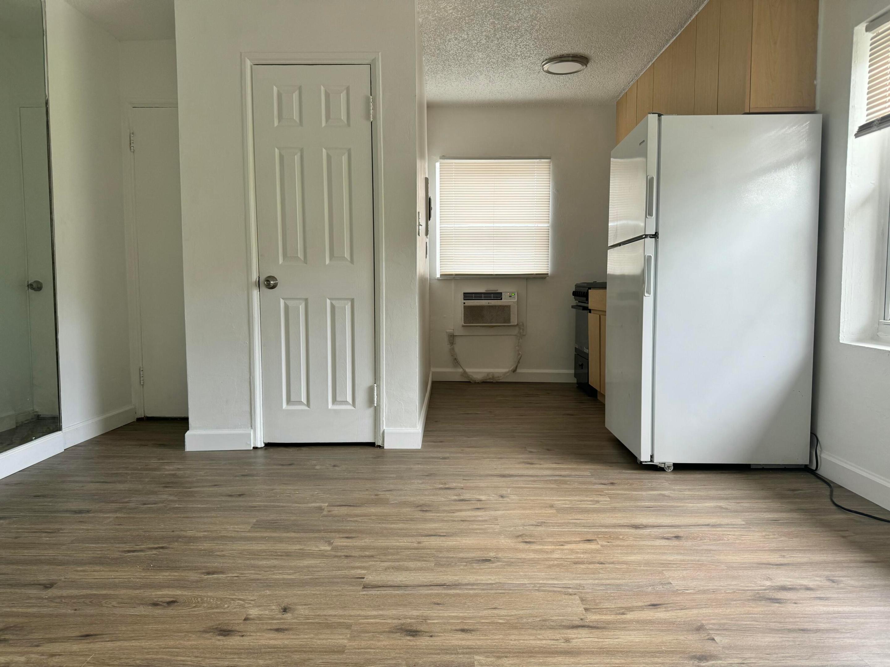 2037 Madison Street Unit 8 — photo