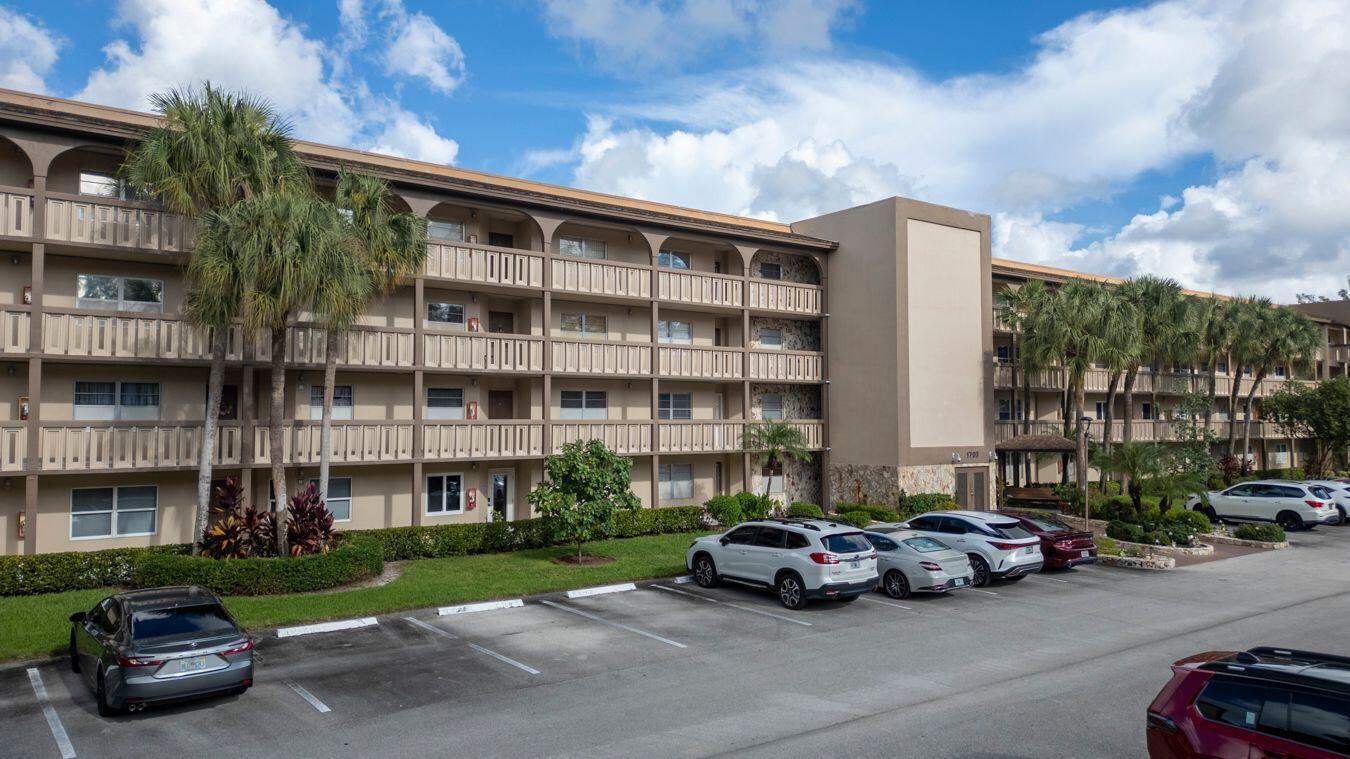 1703 Andros Isle Unit J1 — photo