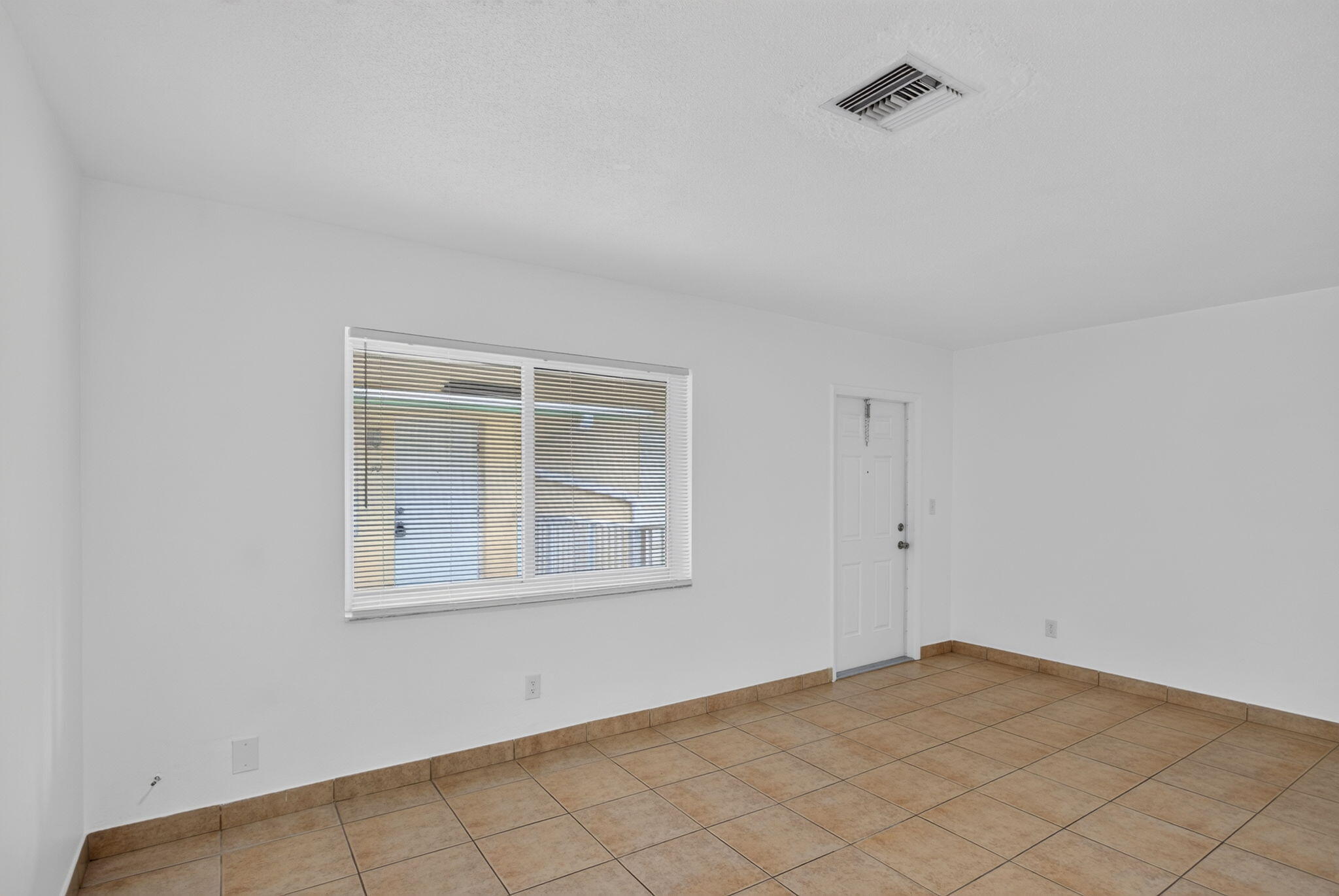 901 Pine Drive Unit 7 — photo