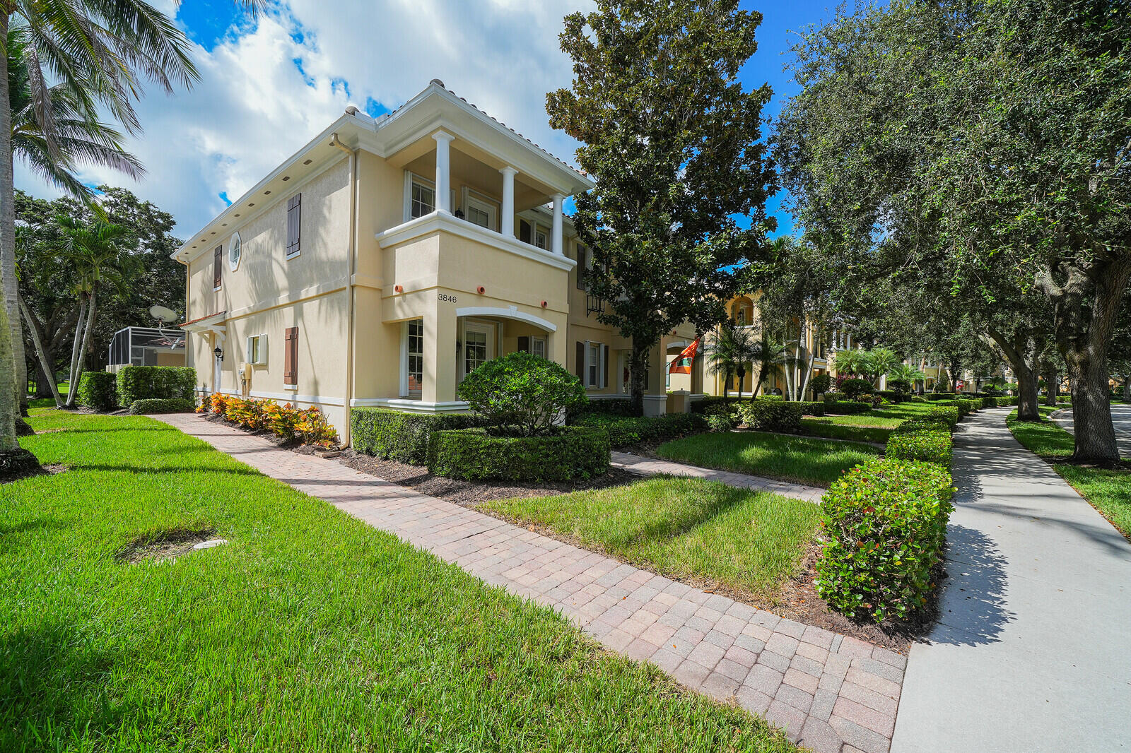 3846 Greenway Drive — photo