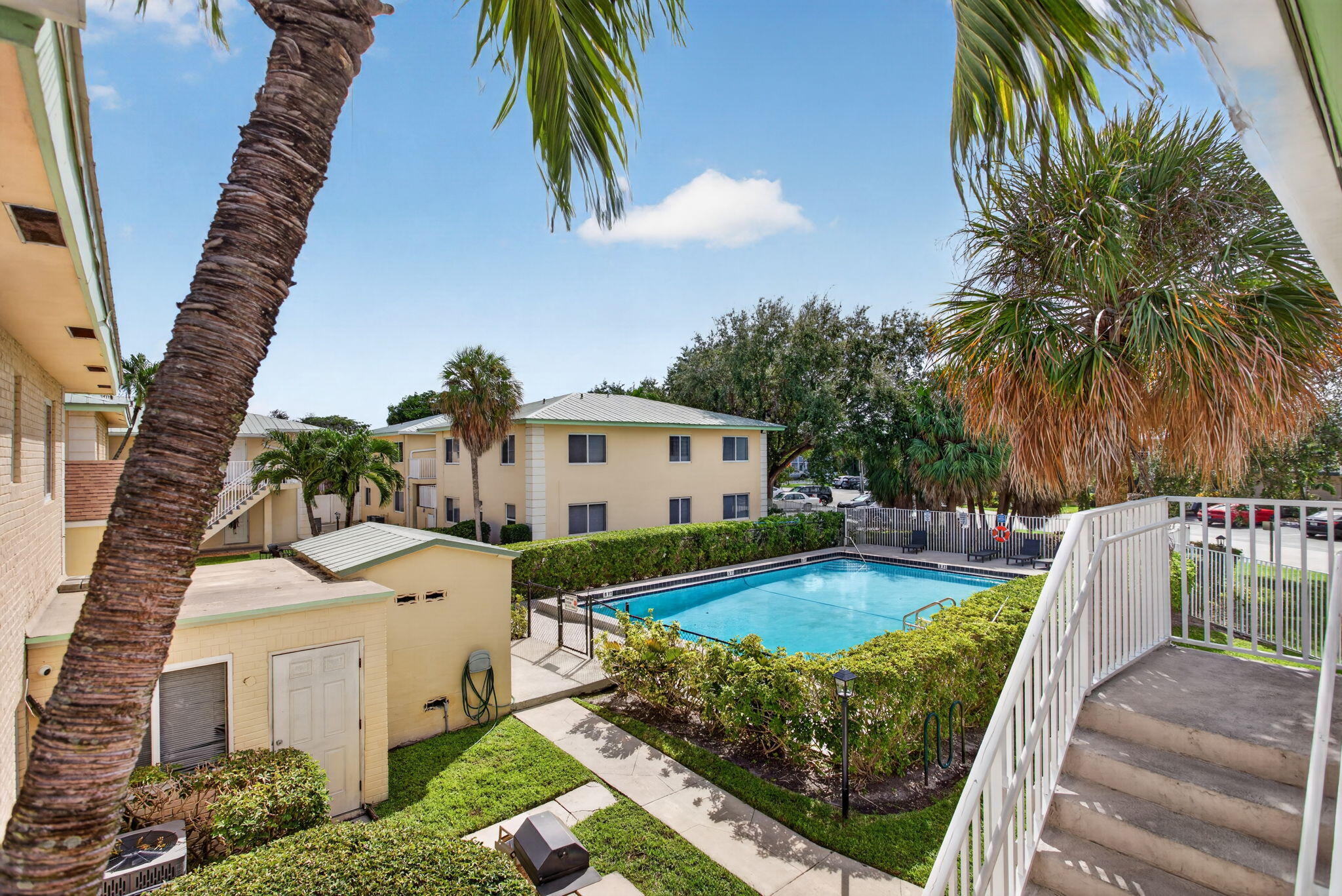 901 Pine Drive Unit 9 — photo