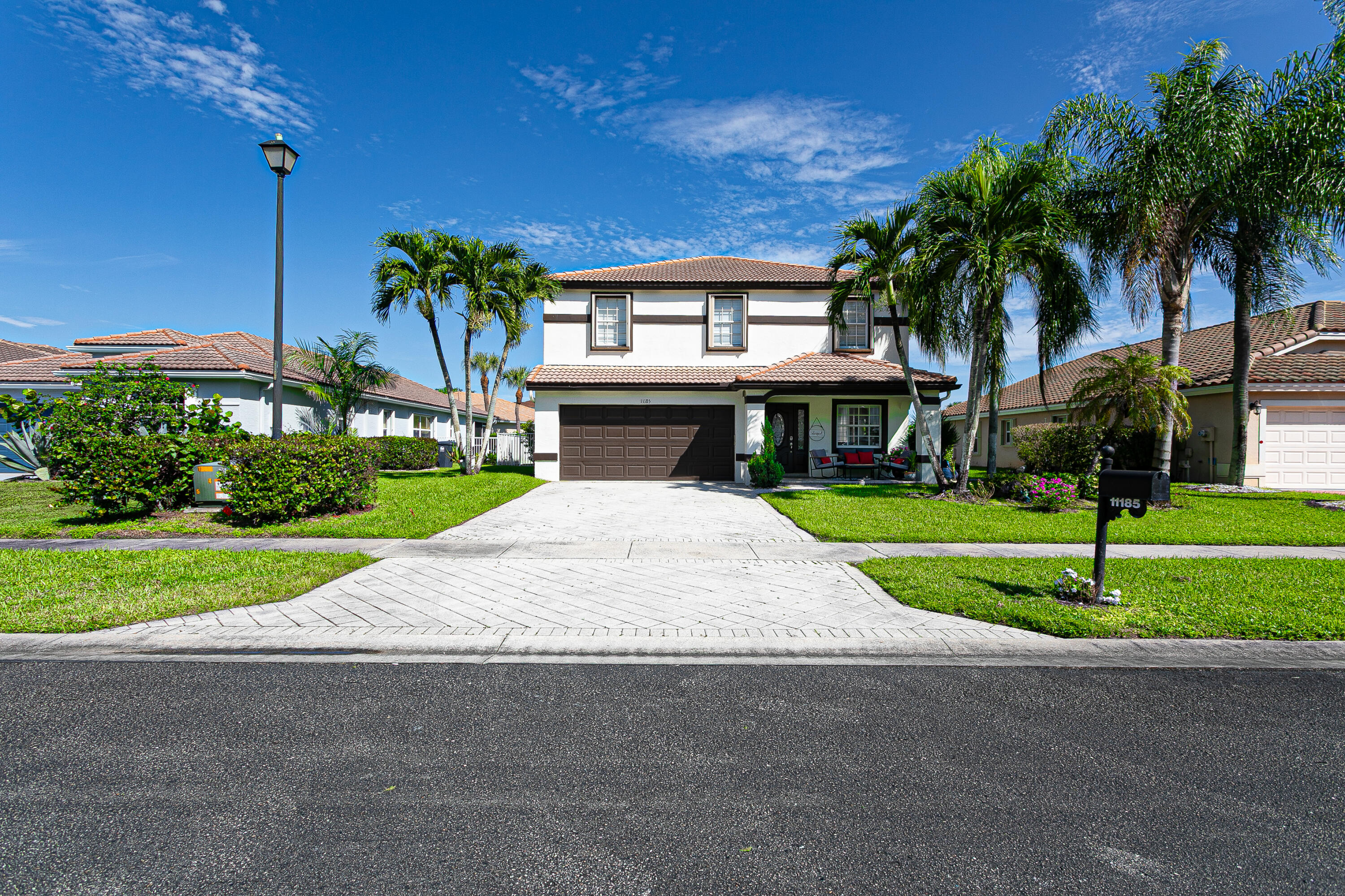 11185 Grandview Manor — photo