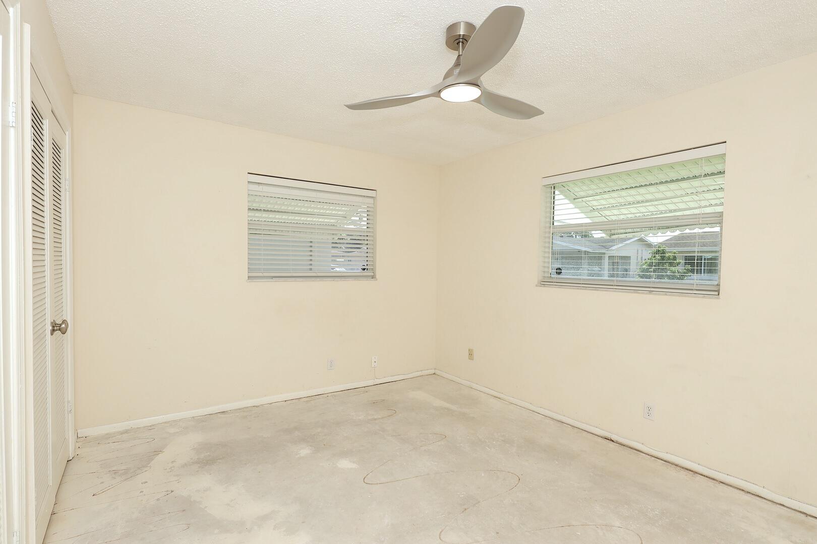 7305 NW 58th Court — photo