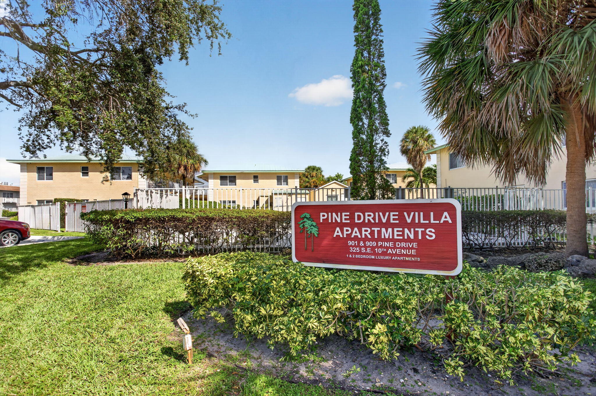 901 Pine Drive Unit 10 — photo