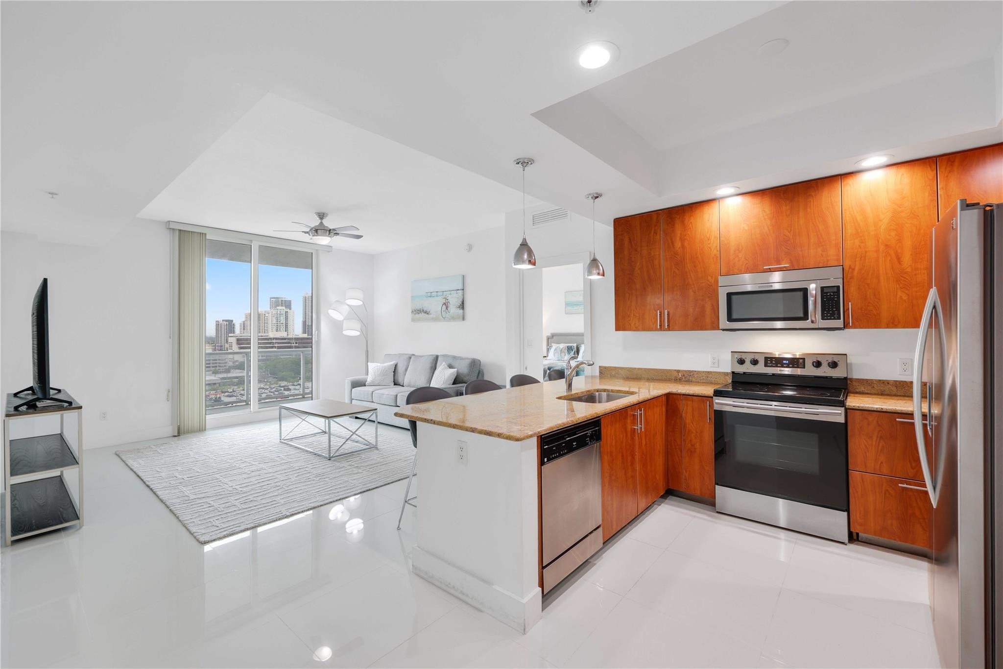 315 NE 3rd Avenue Unit 1404 — photo