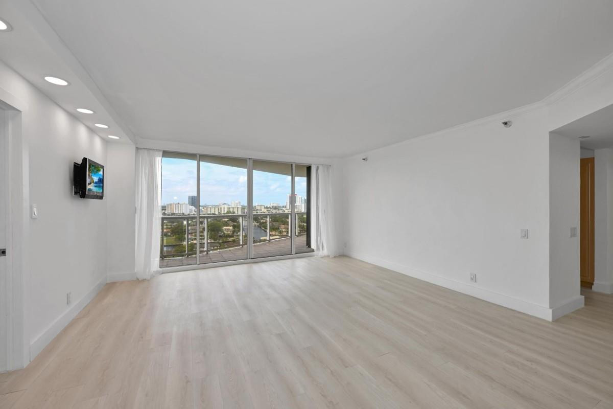 3640 Yacht Club Drive Unit 1501 — photo