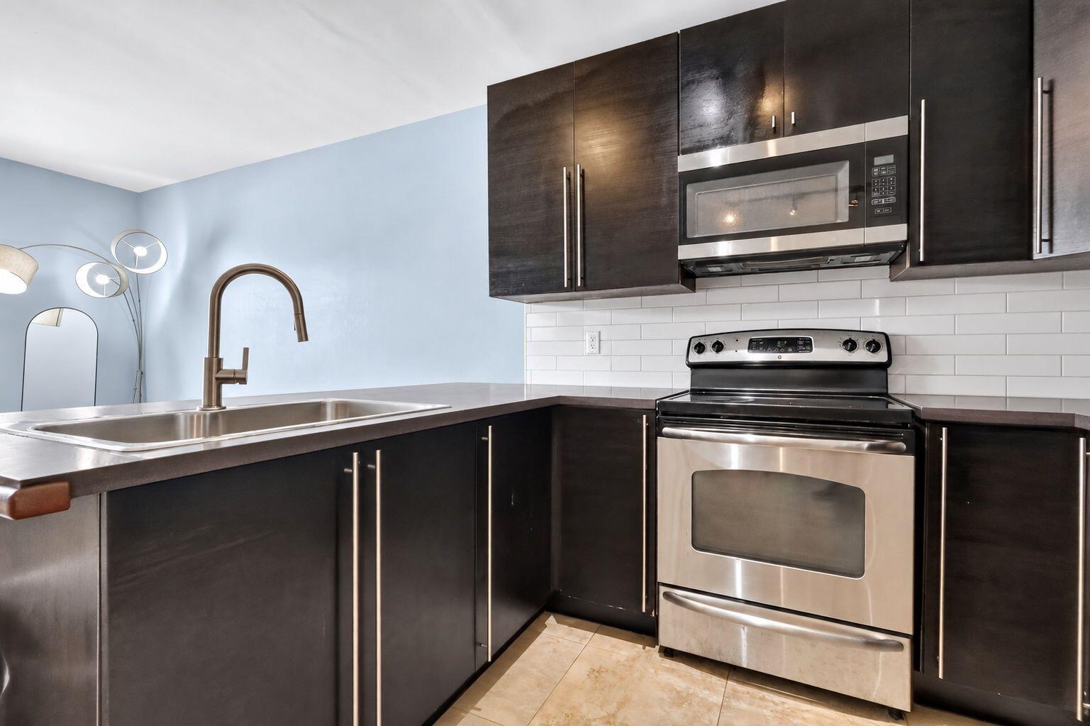 467 Golden Isles Drive Unit 107 — photo