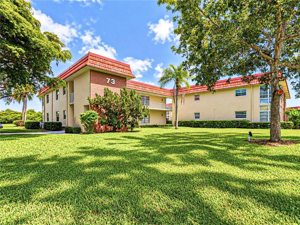 73 Royal Oak Court Unit 206 — photo