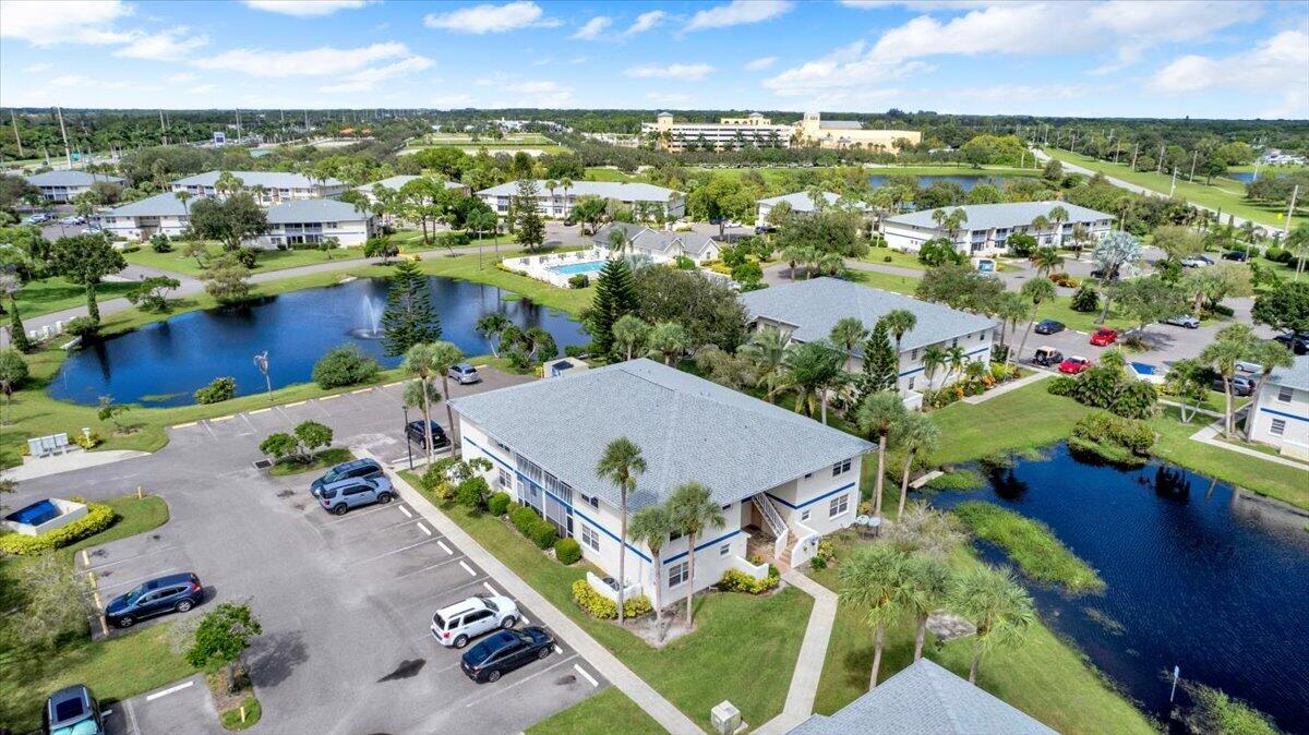 1529 SE Royal Green Circle Unit 102 — photo