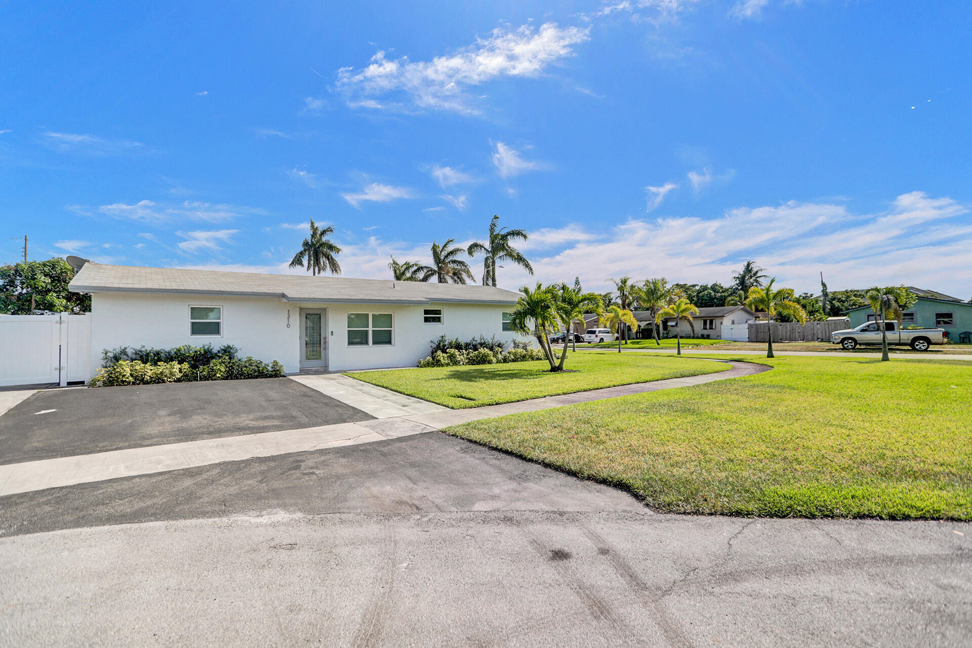 1210 SW 10th Terrace — photo