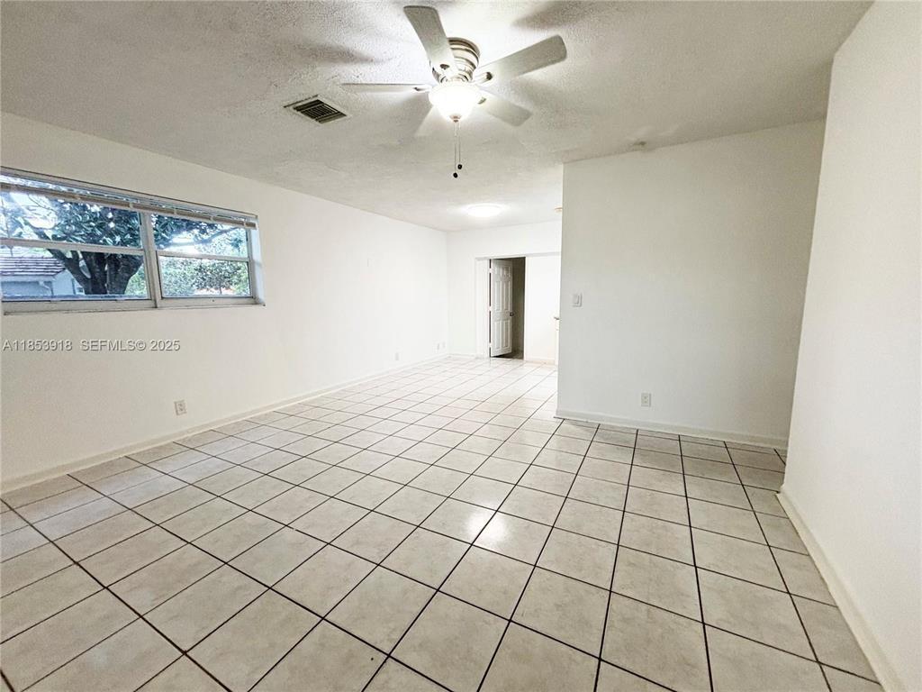 560 SW 50th Terrace — photo