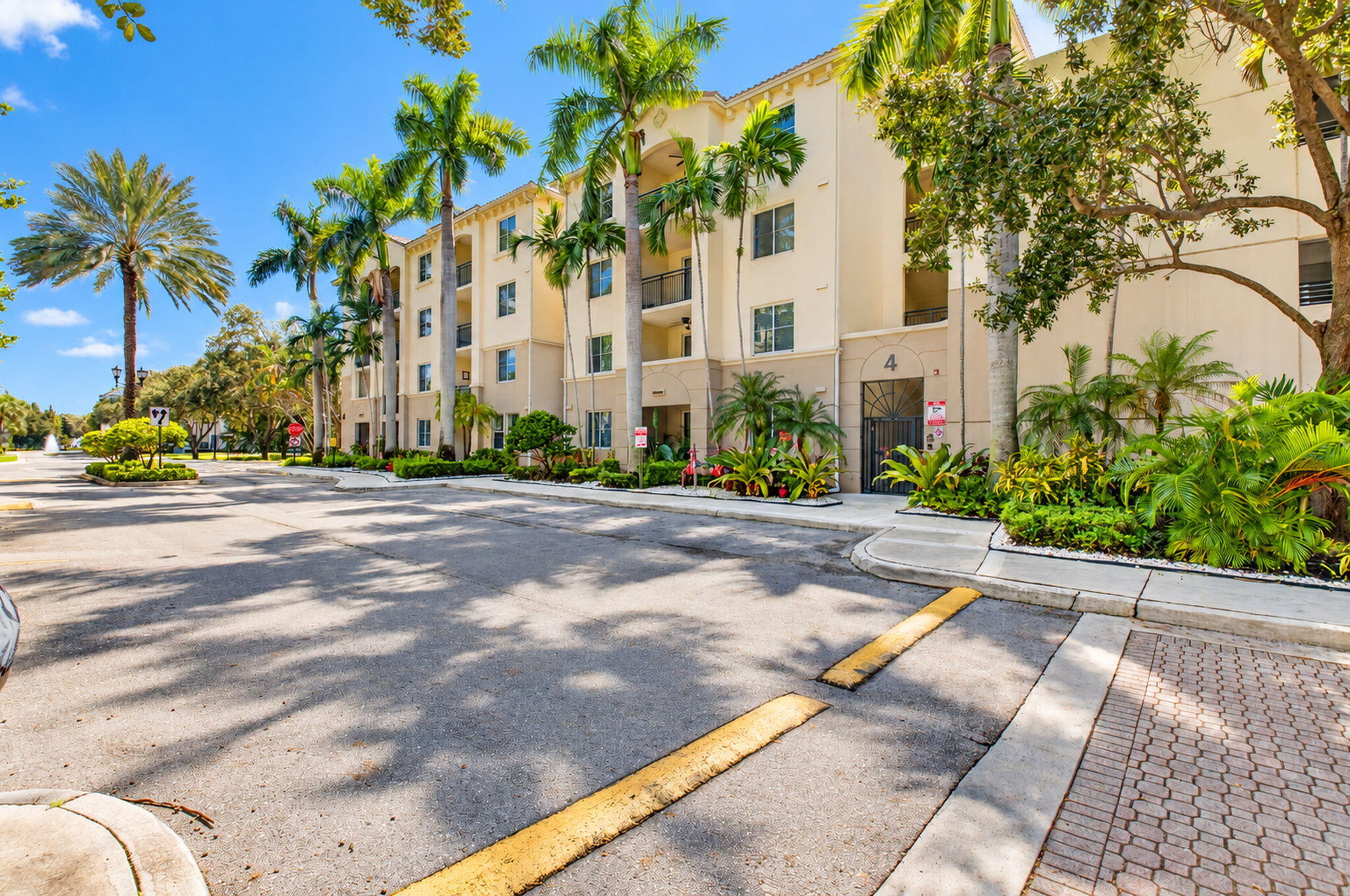 4 Renaissance Way Unit 4214 — photo
