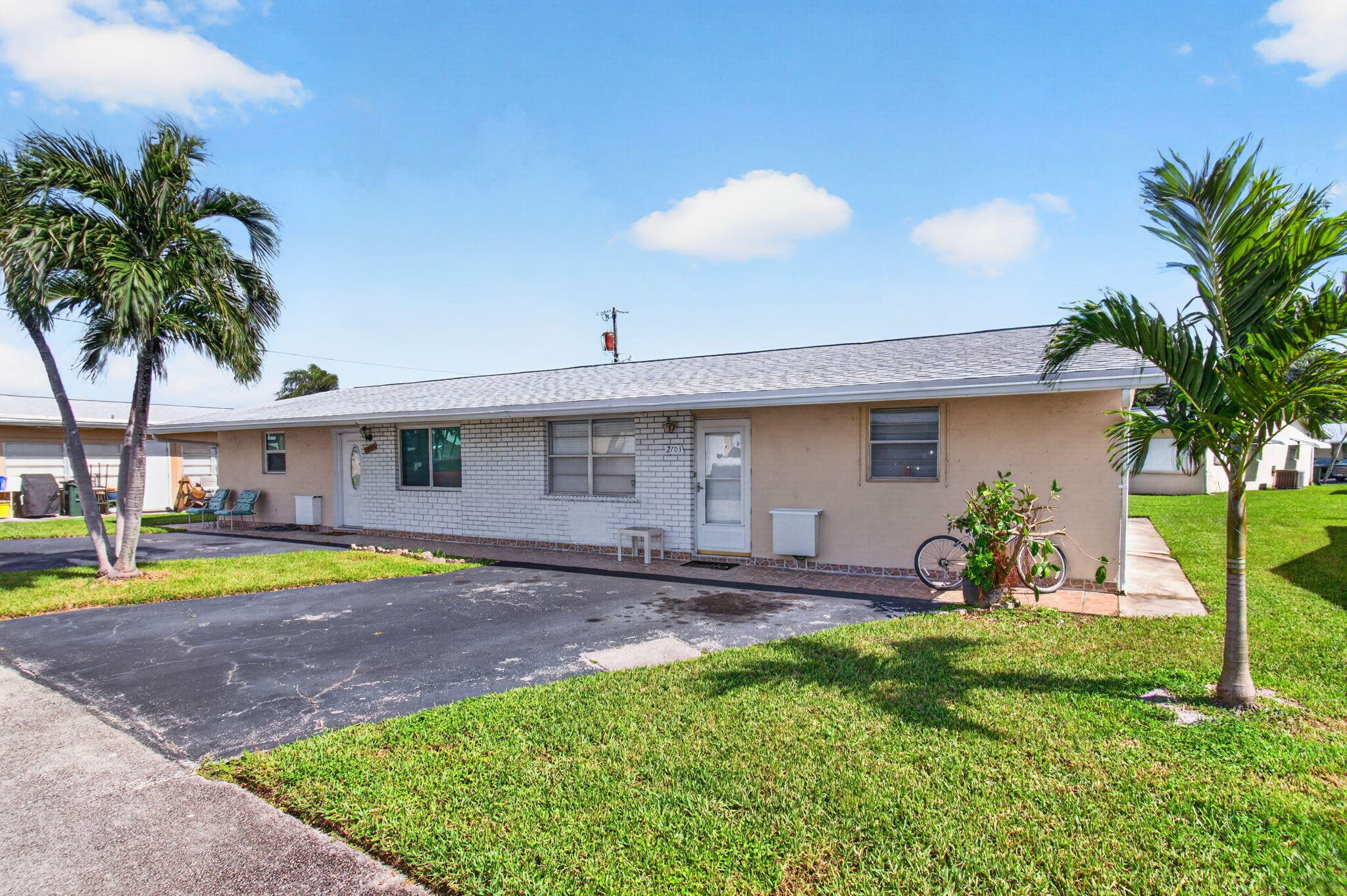 2703 Peer Lane — photo