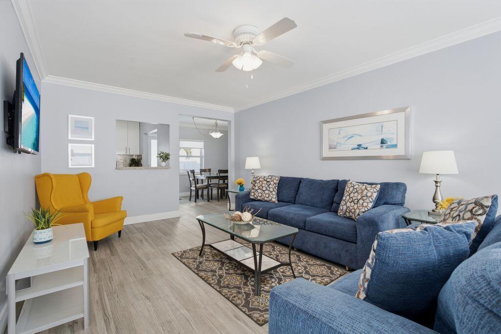 315 Van Buren Street Unit 205B — photo