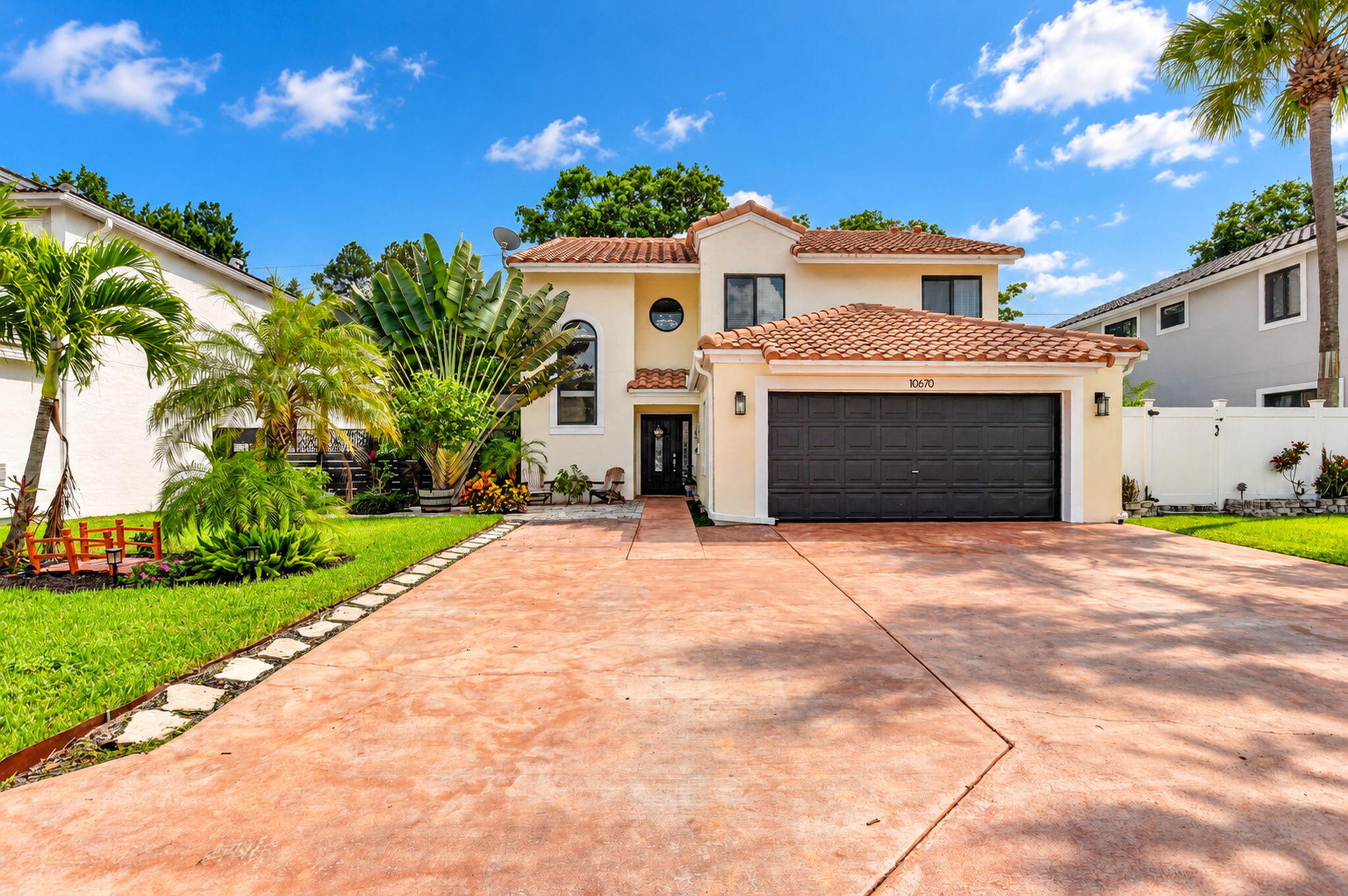 10670 Palm Spring Drive — photo