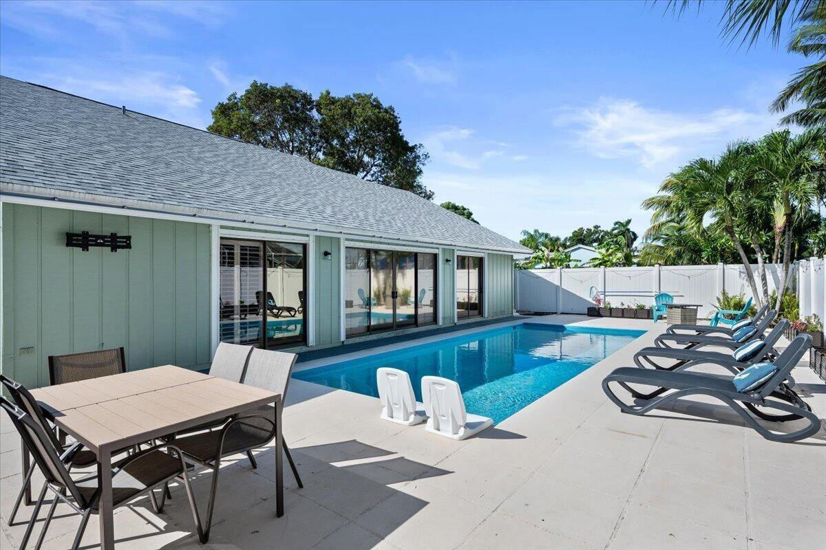 6273 Barbara Street — photo