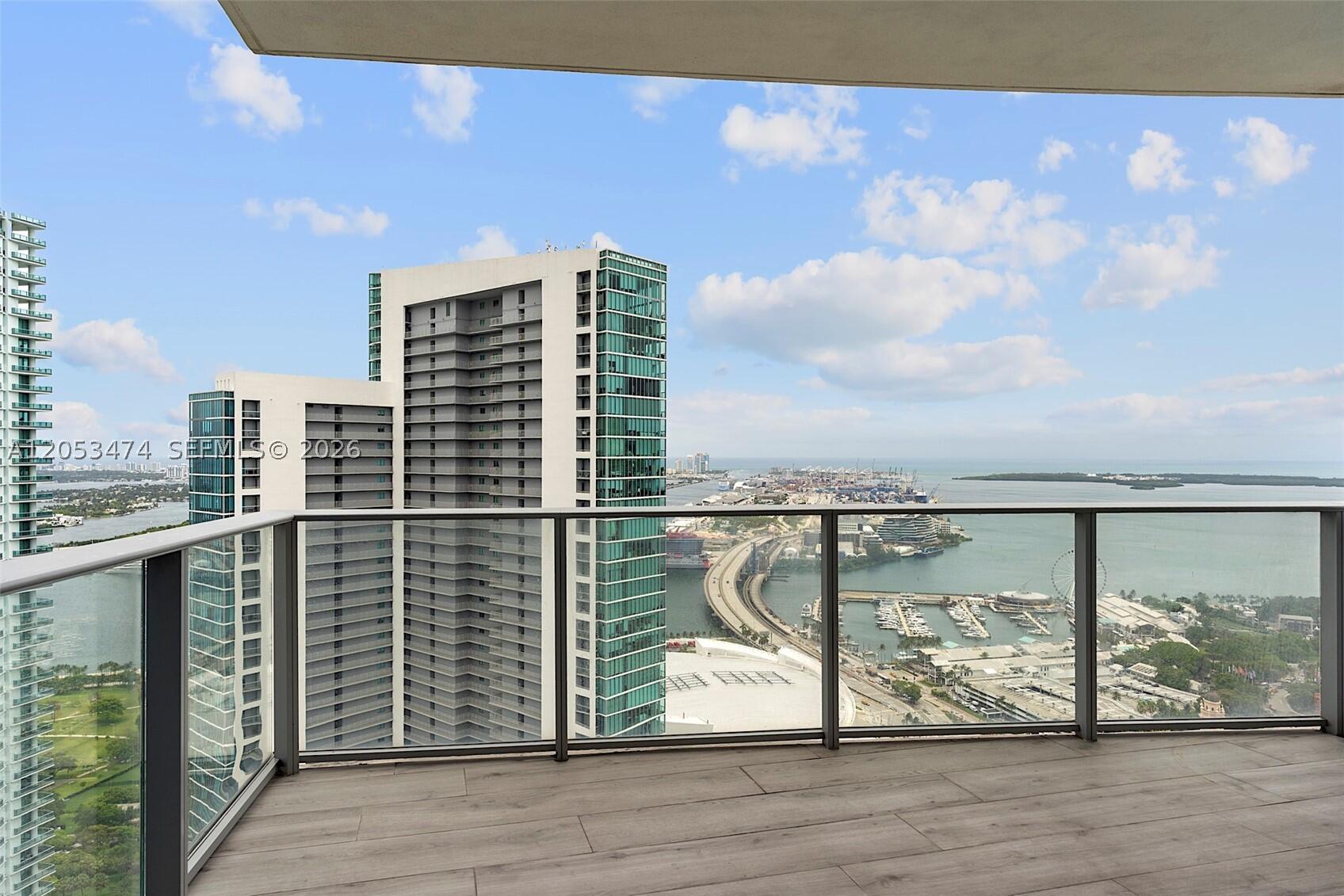 851 NE 1st Avenue Unit 4407 — photo