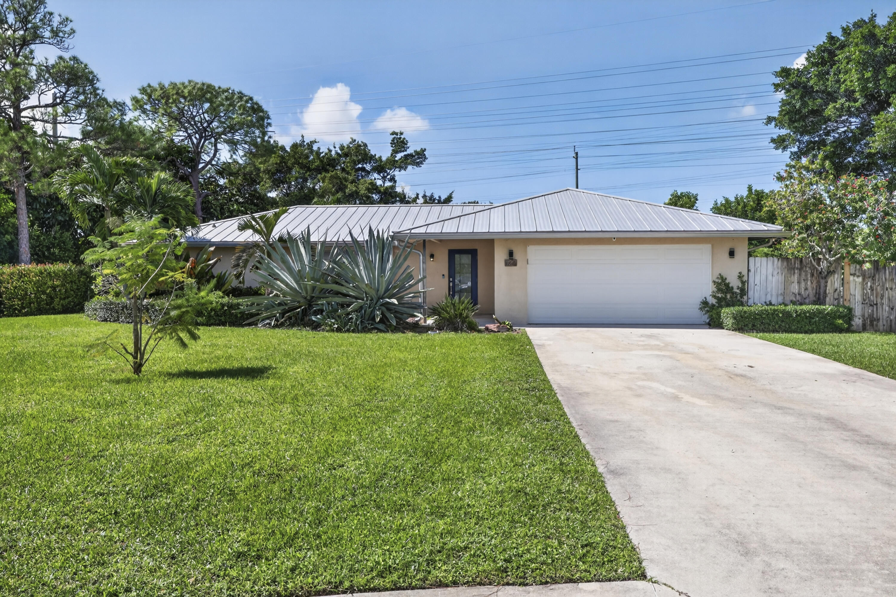 127 Raven Court — photo