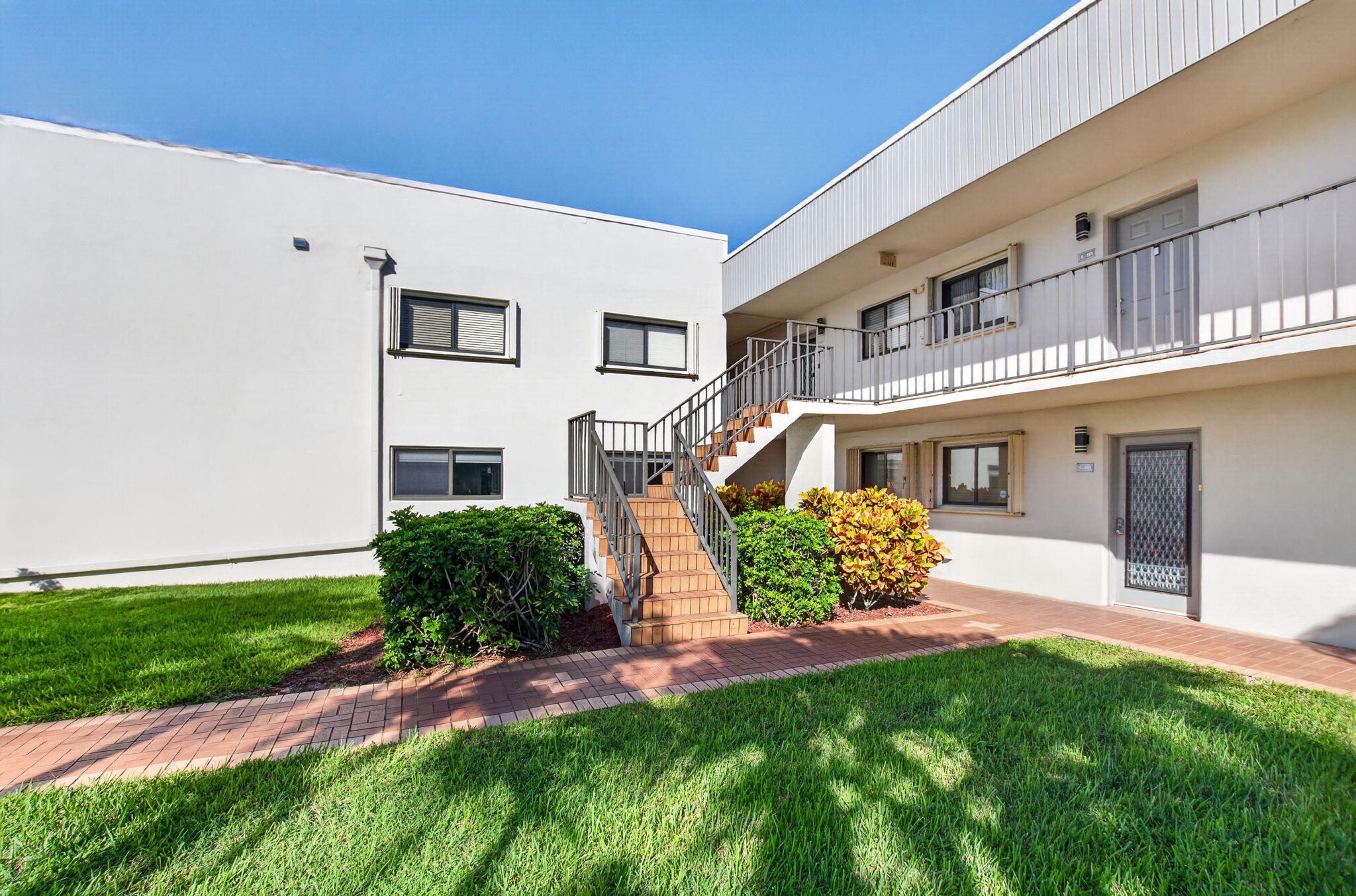 15450 Pembridge Avenue Unit 163 — photo