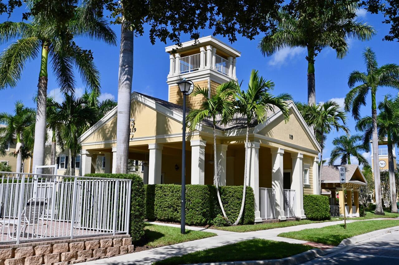 Home in Jupiter, FL 33458 — photo 3