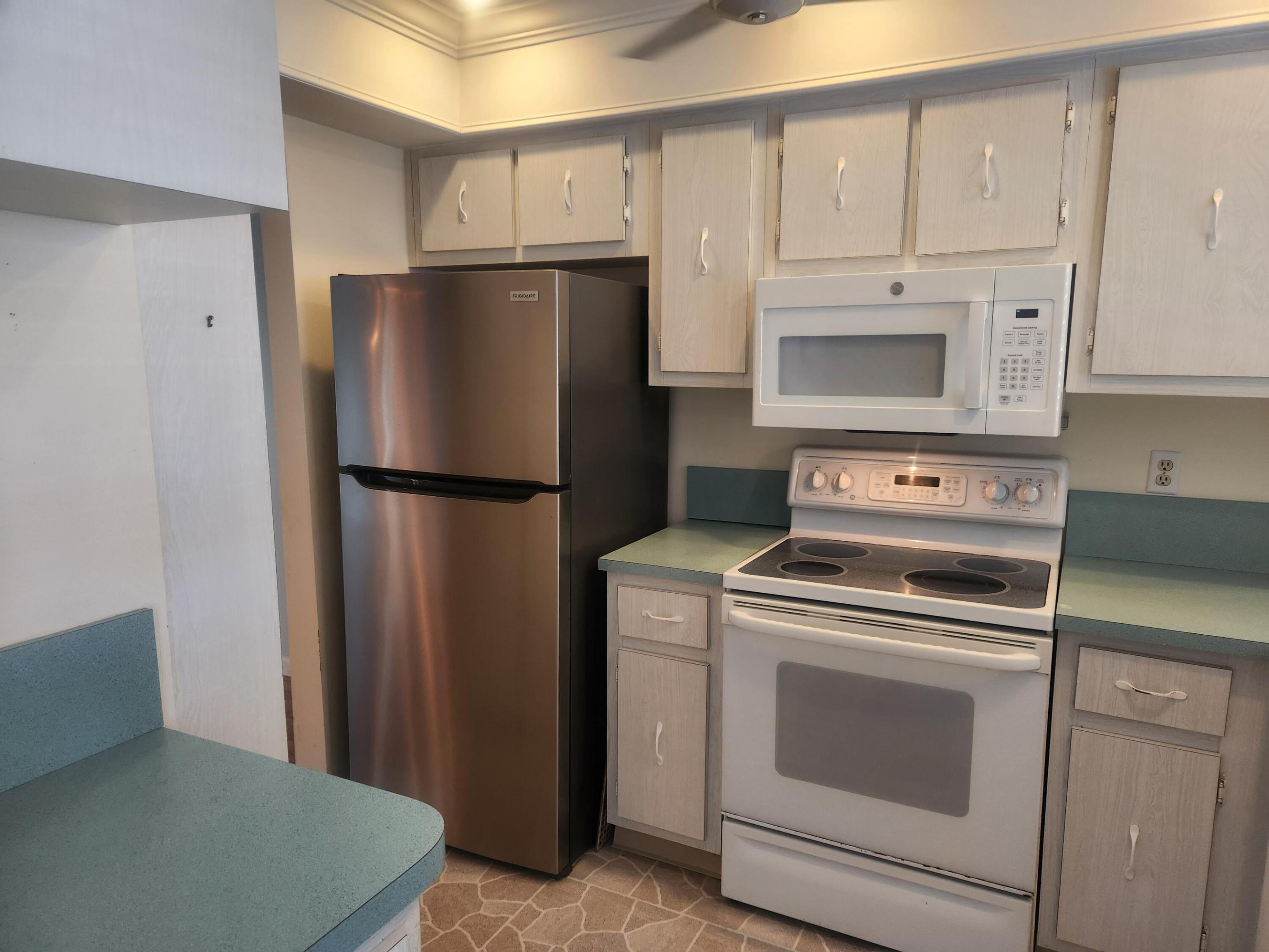 Home in Jupiter, FL 33469 — photo 3