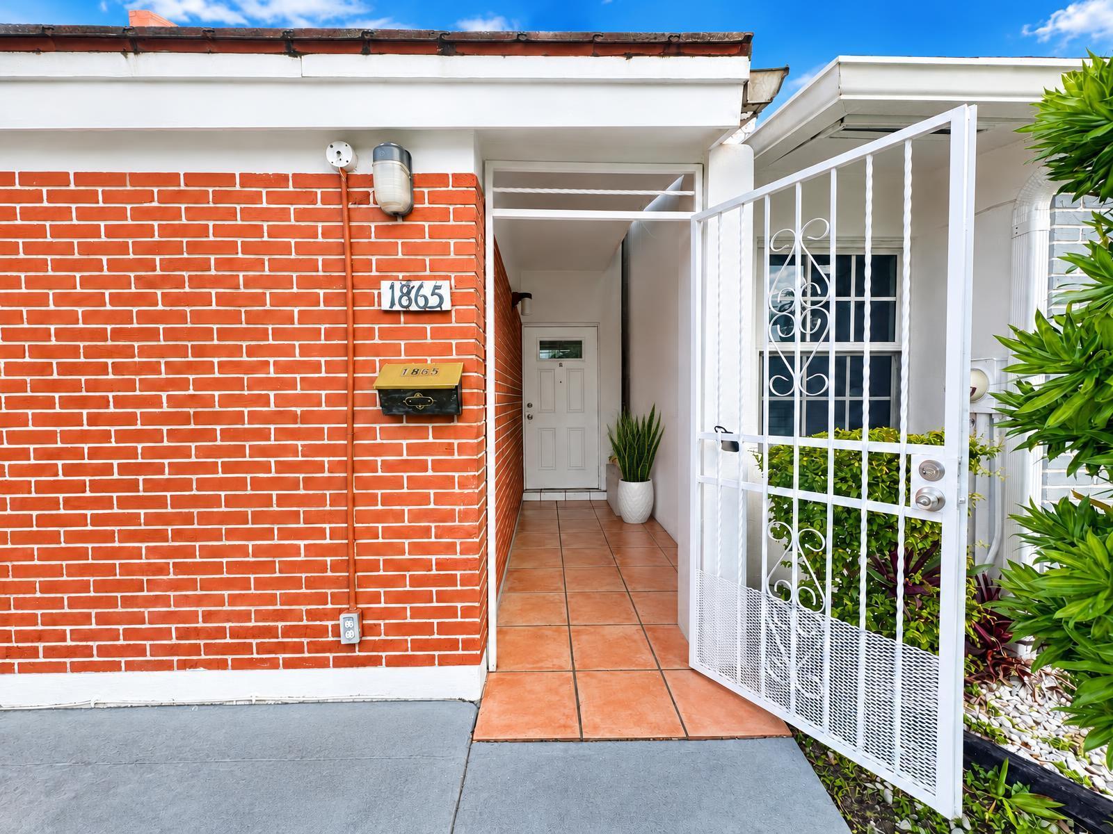 1865 W 68th, Hialeah, FL 33014 — photo 2