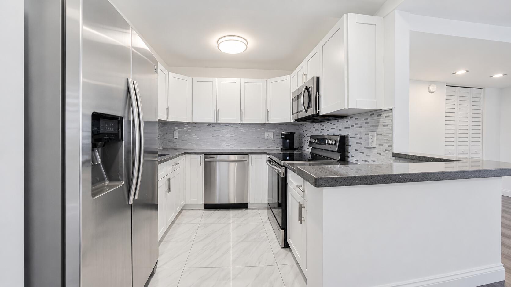 5375 SW 40th Avenue Unit 105 — photo