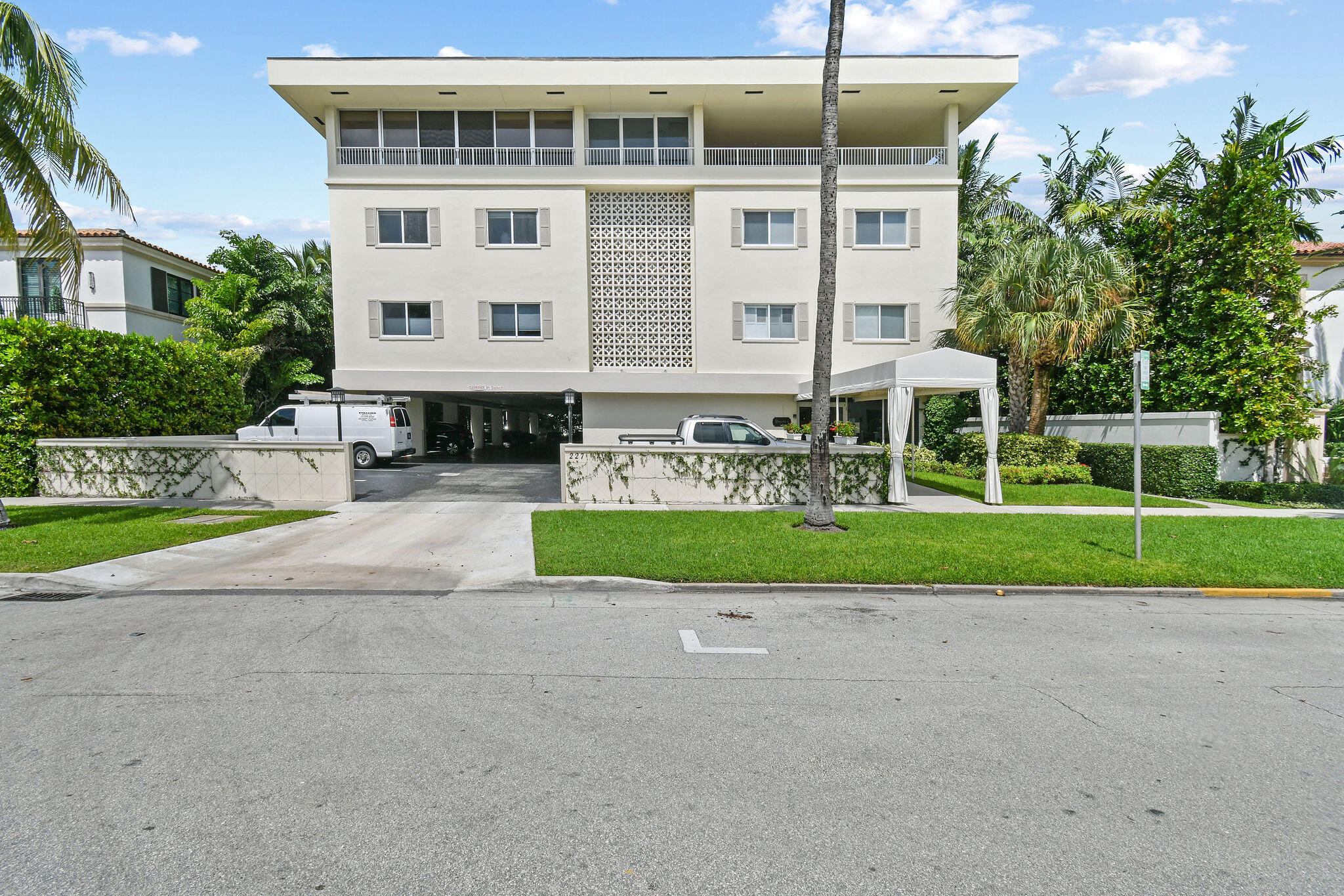 227 Brazilian Avenue Unit 2H — photo