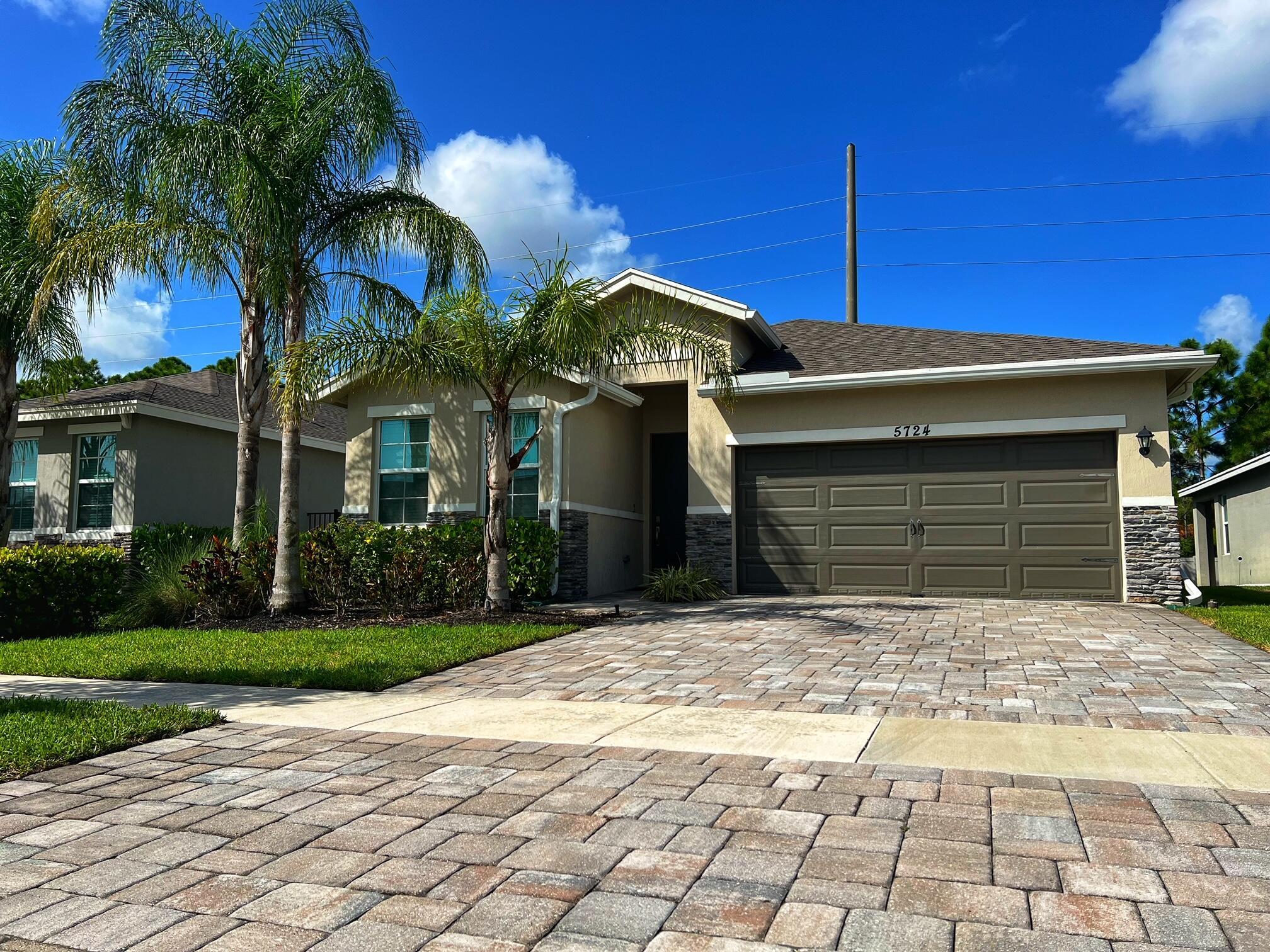 5724 SE Pinehurst Trail — photo