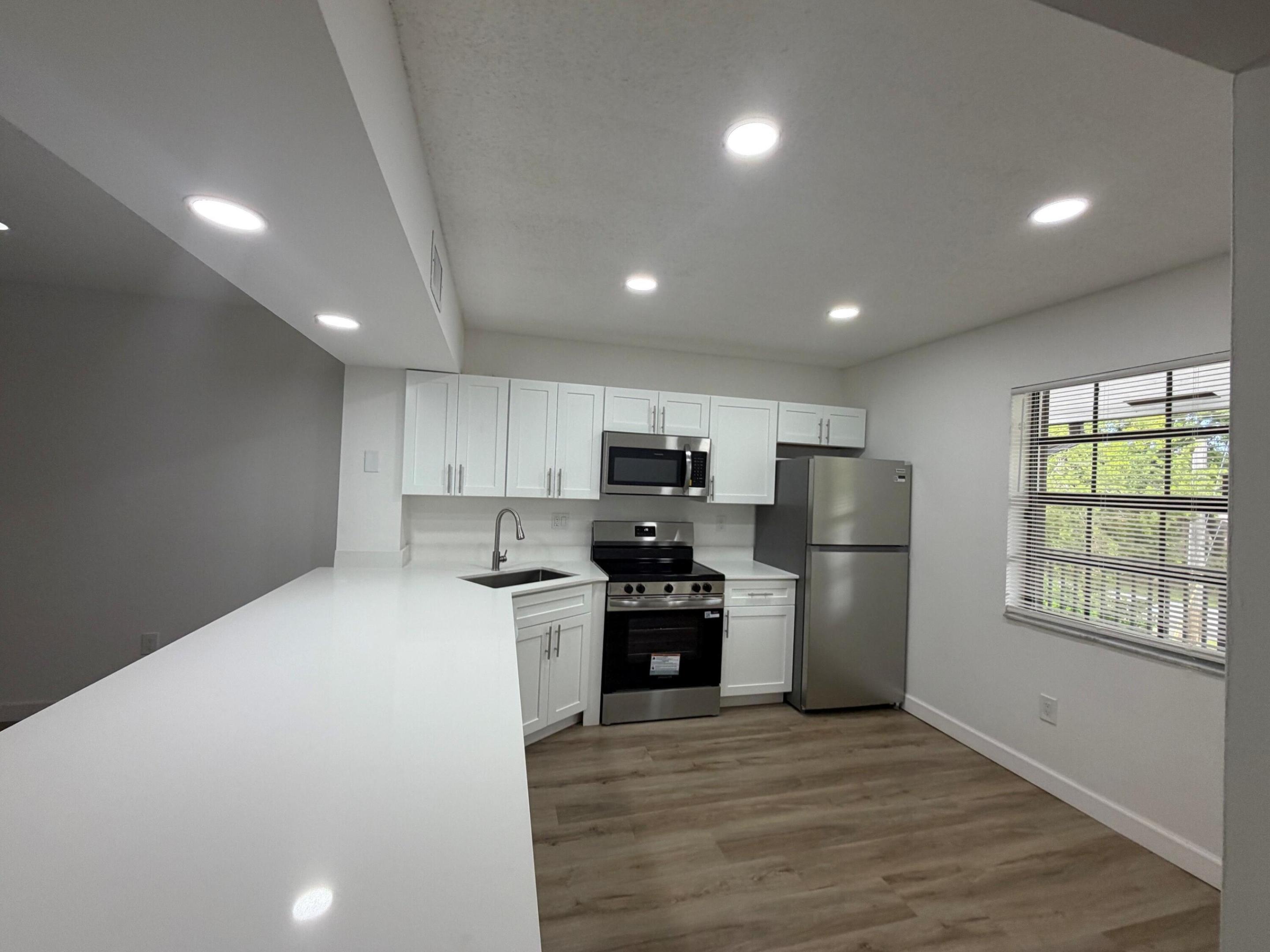 1520 NW 45th Street Unit a — photo