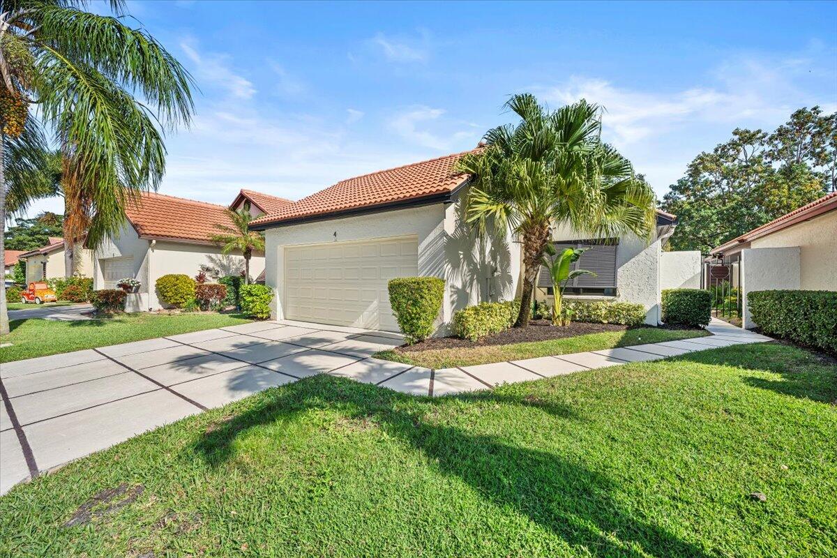 4 Ironwood Way N — photo