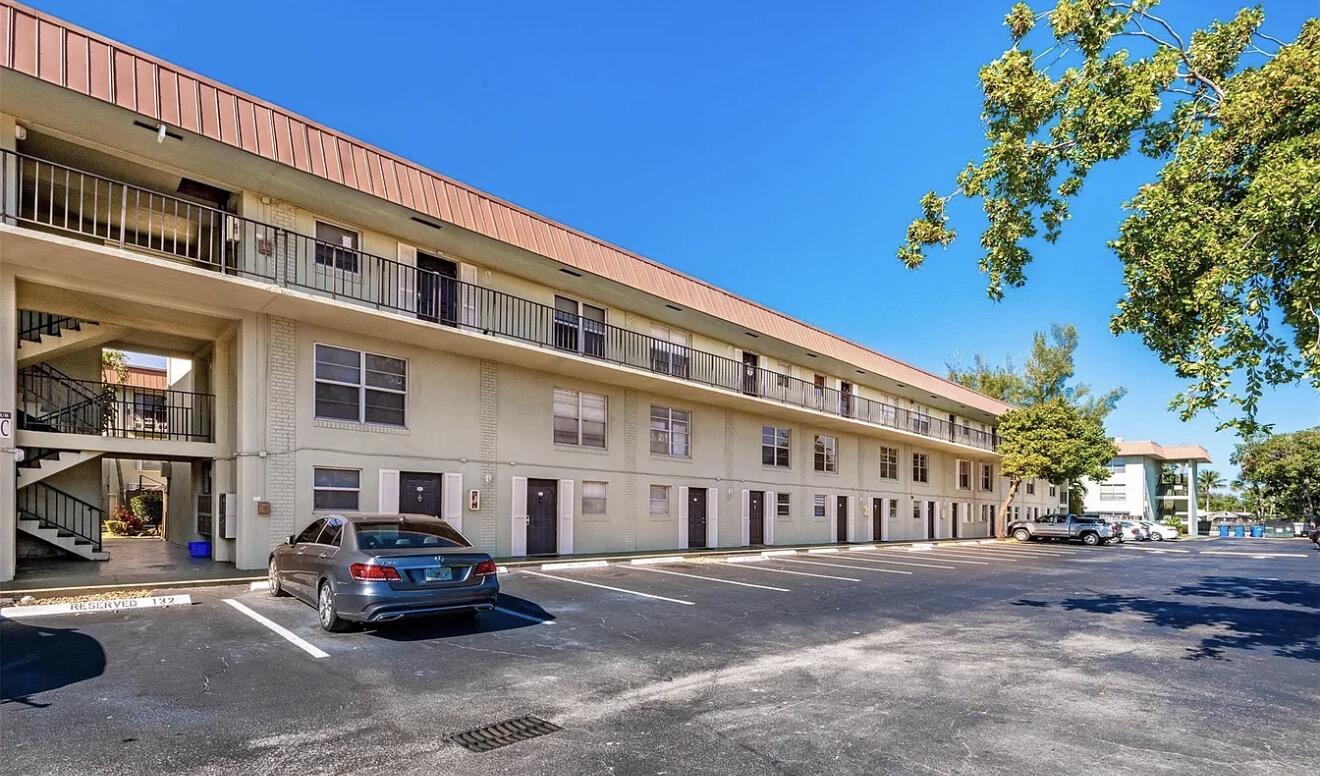 801 W Oakland Park Boulevard Unit B10 — photo