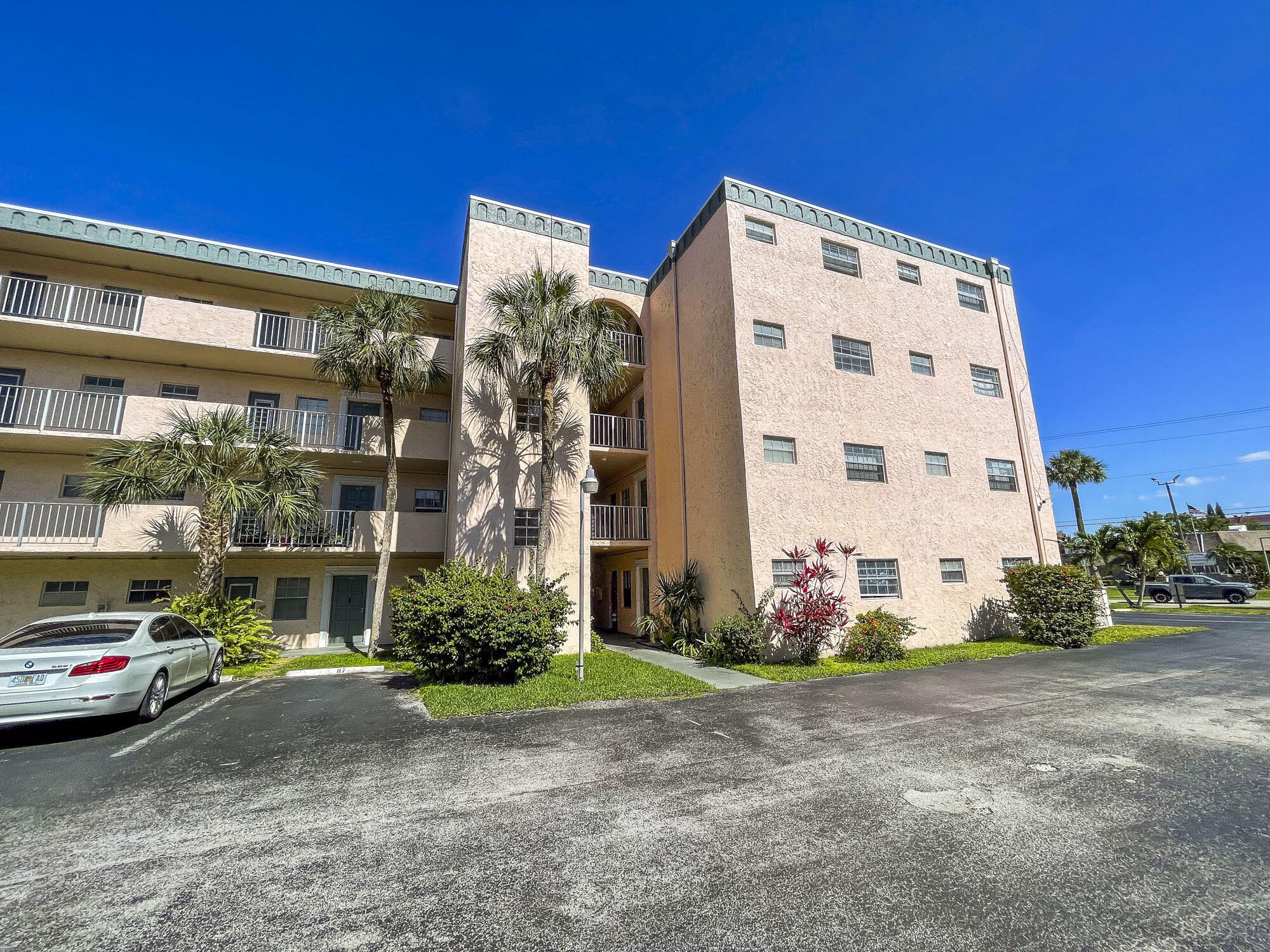 4281 NW 41st Street Unit 320 — photo