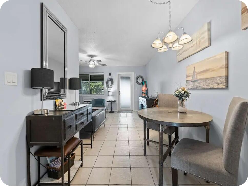 2225 NE 14th Avenue Unit 2 — photo