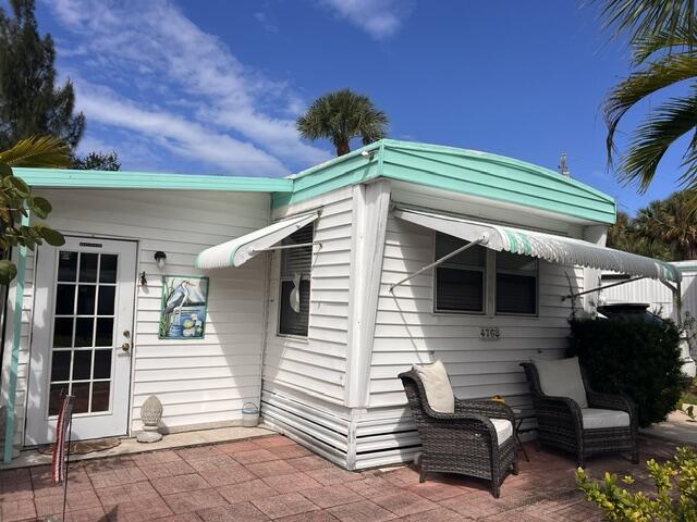 4768 NE Blue Heron Lane — photo