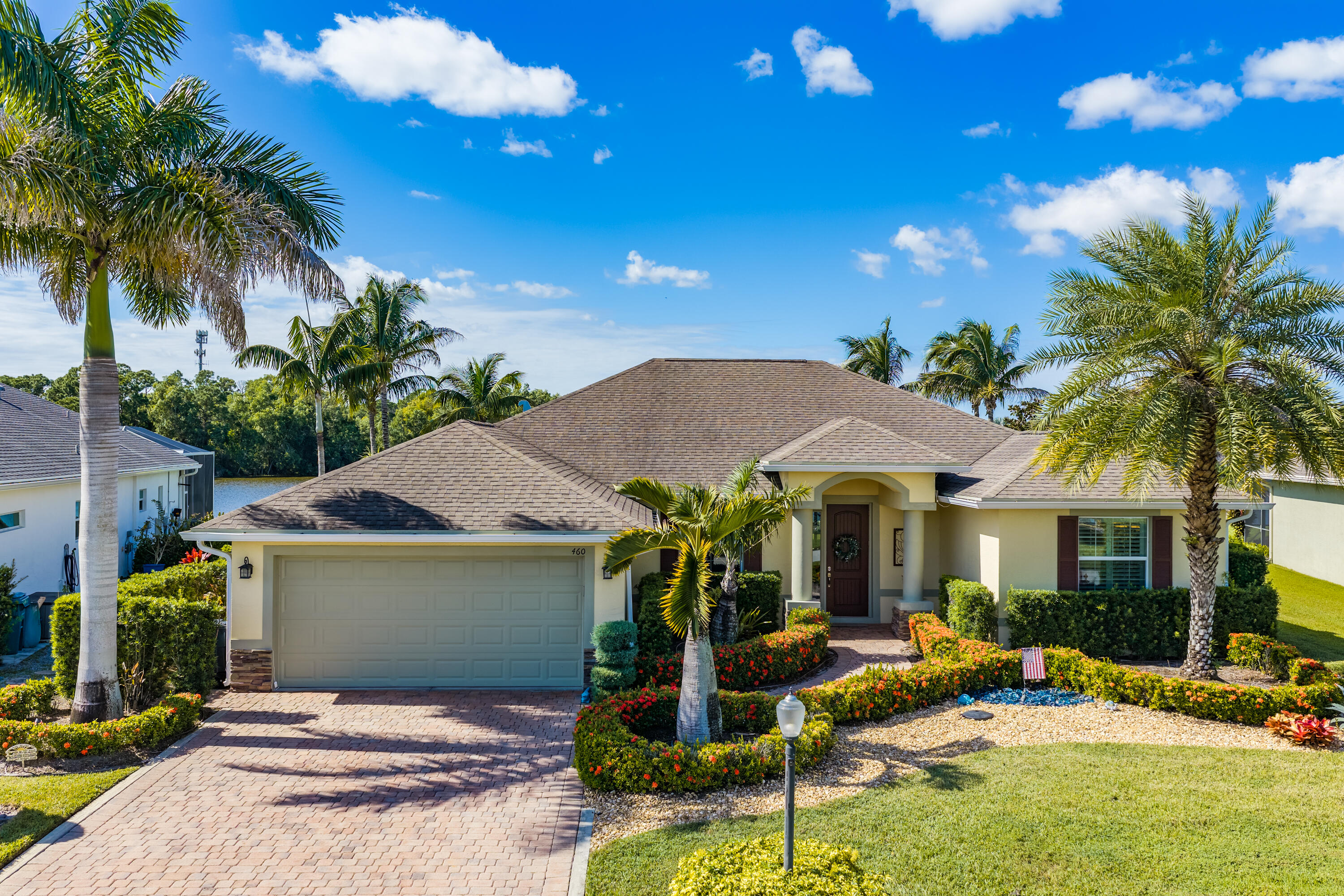 460 SW Vista Lake Drive — photo