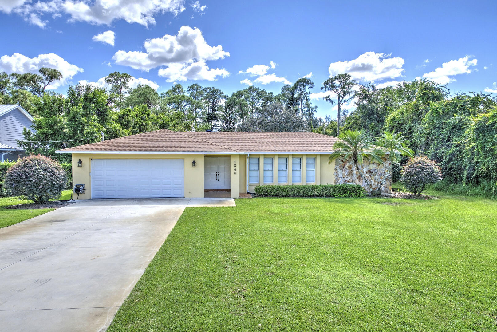 1040 Lake Lotela Drive — photo