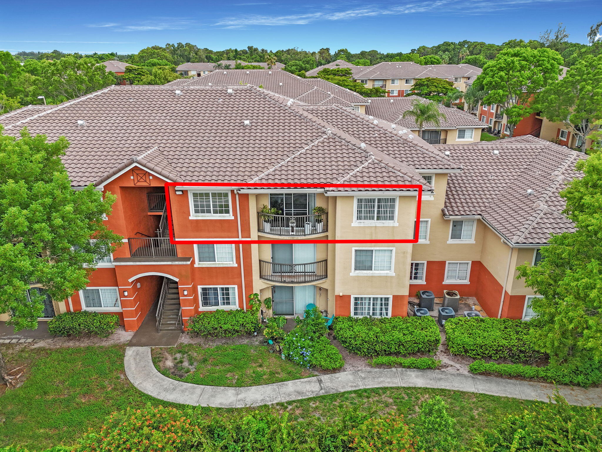 Home in West Palm Beach, FL 33417 — photo 2