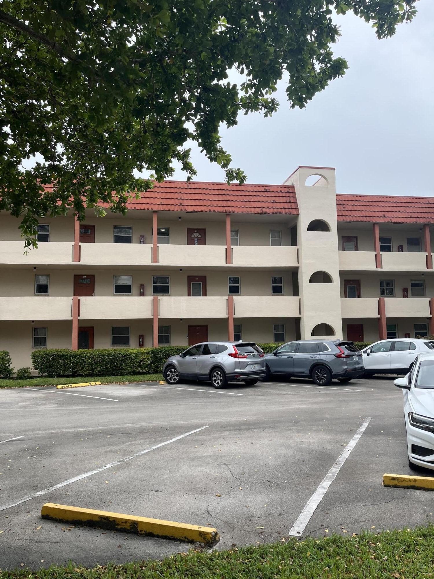 2600 Sunrise Lakes Drive W Unit 204 — photo