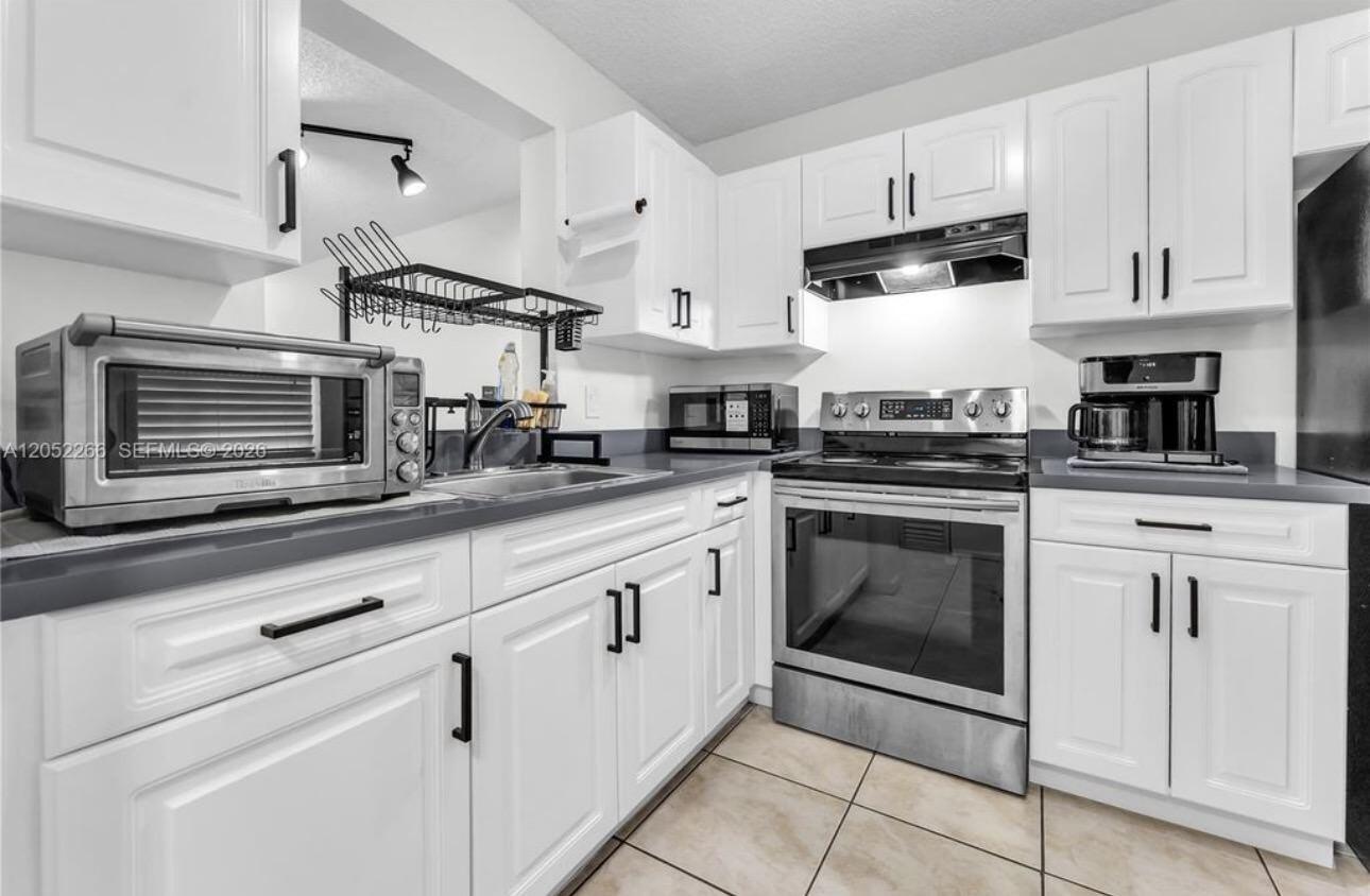 8720 N Sherman Circle Unit 101 — photo