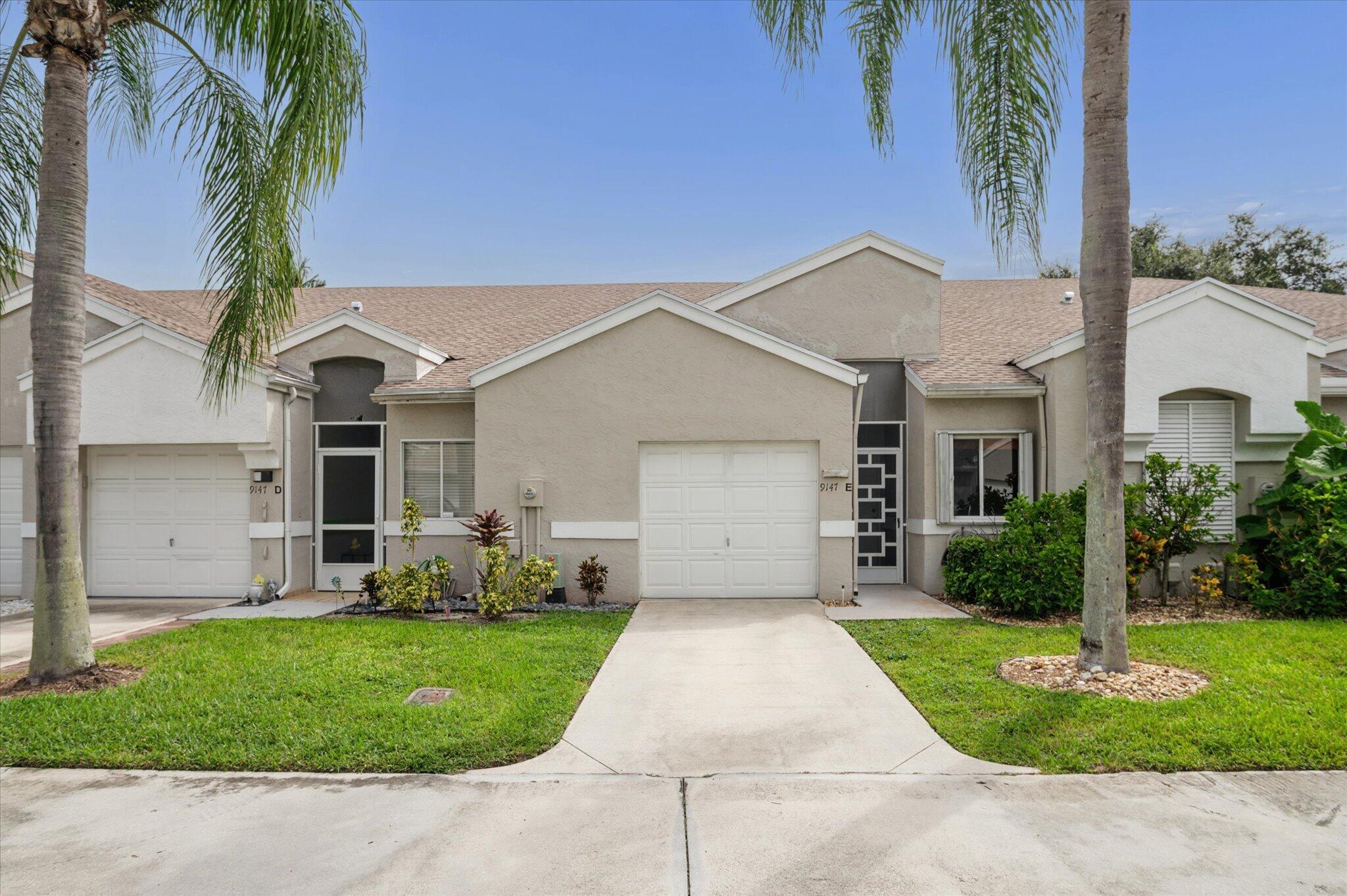 9147 Vineland Court Unit E — photo