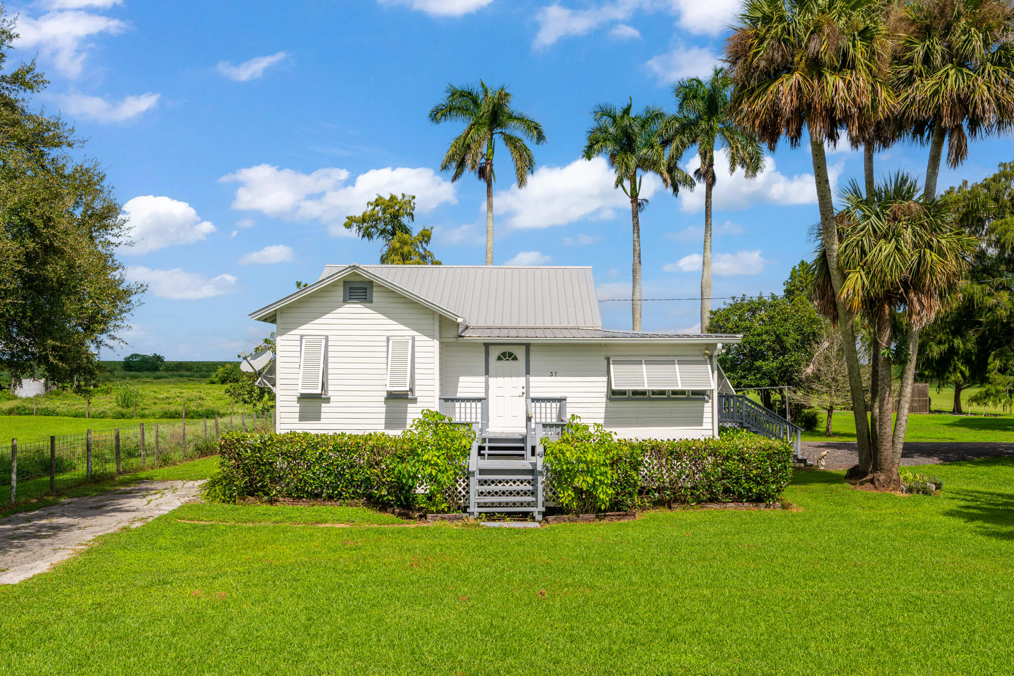 37 E Corkscrew Boulevard, Clewiston, FL 33440 — photo 2