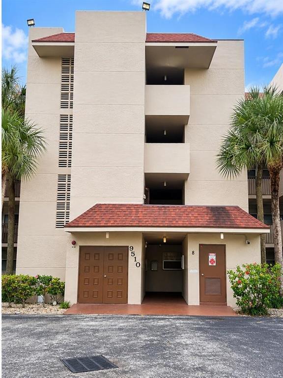 9510 Seagrape Drive Unit 404 — photo