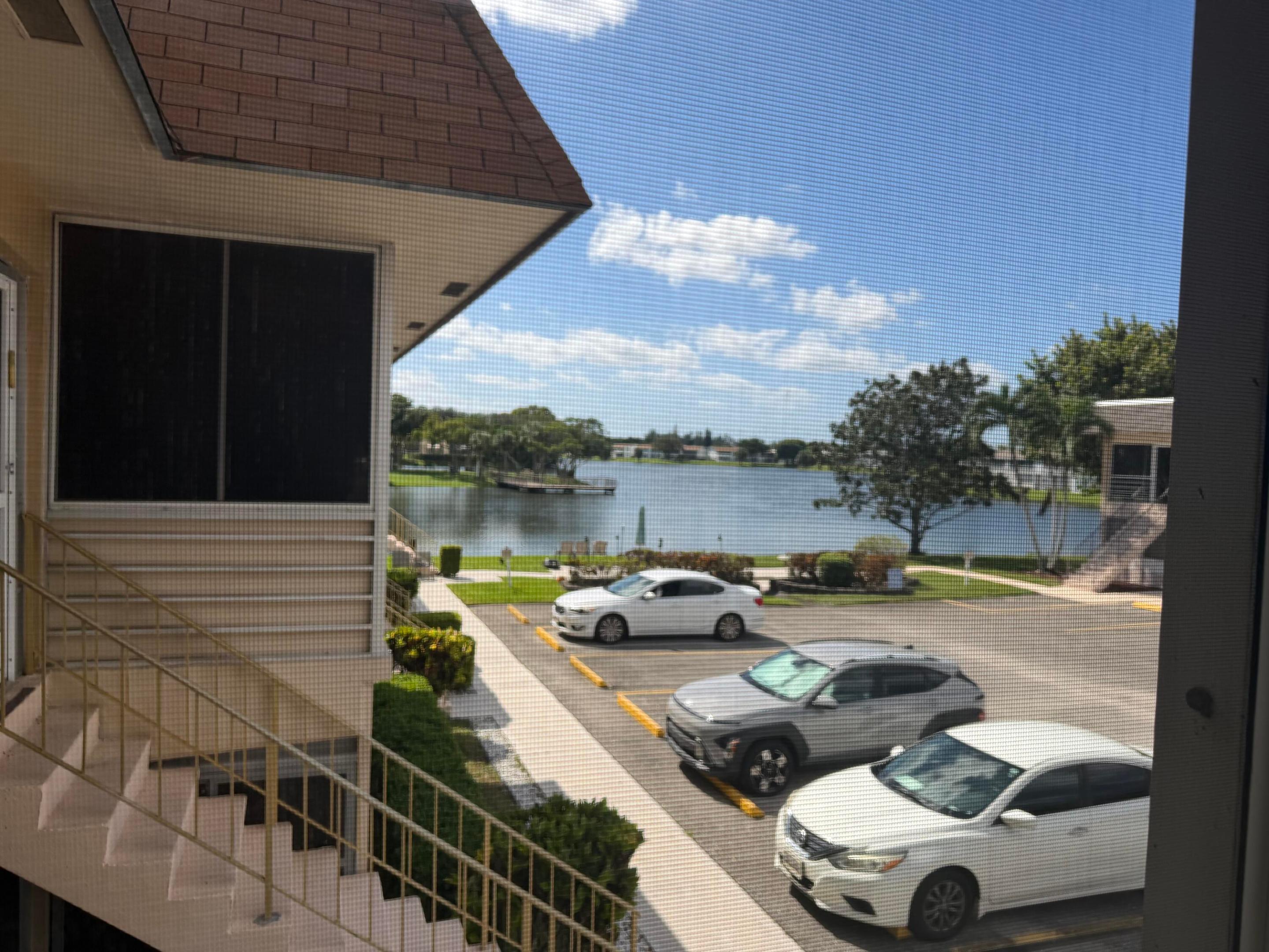 192 Stratford N — photo