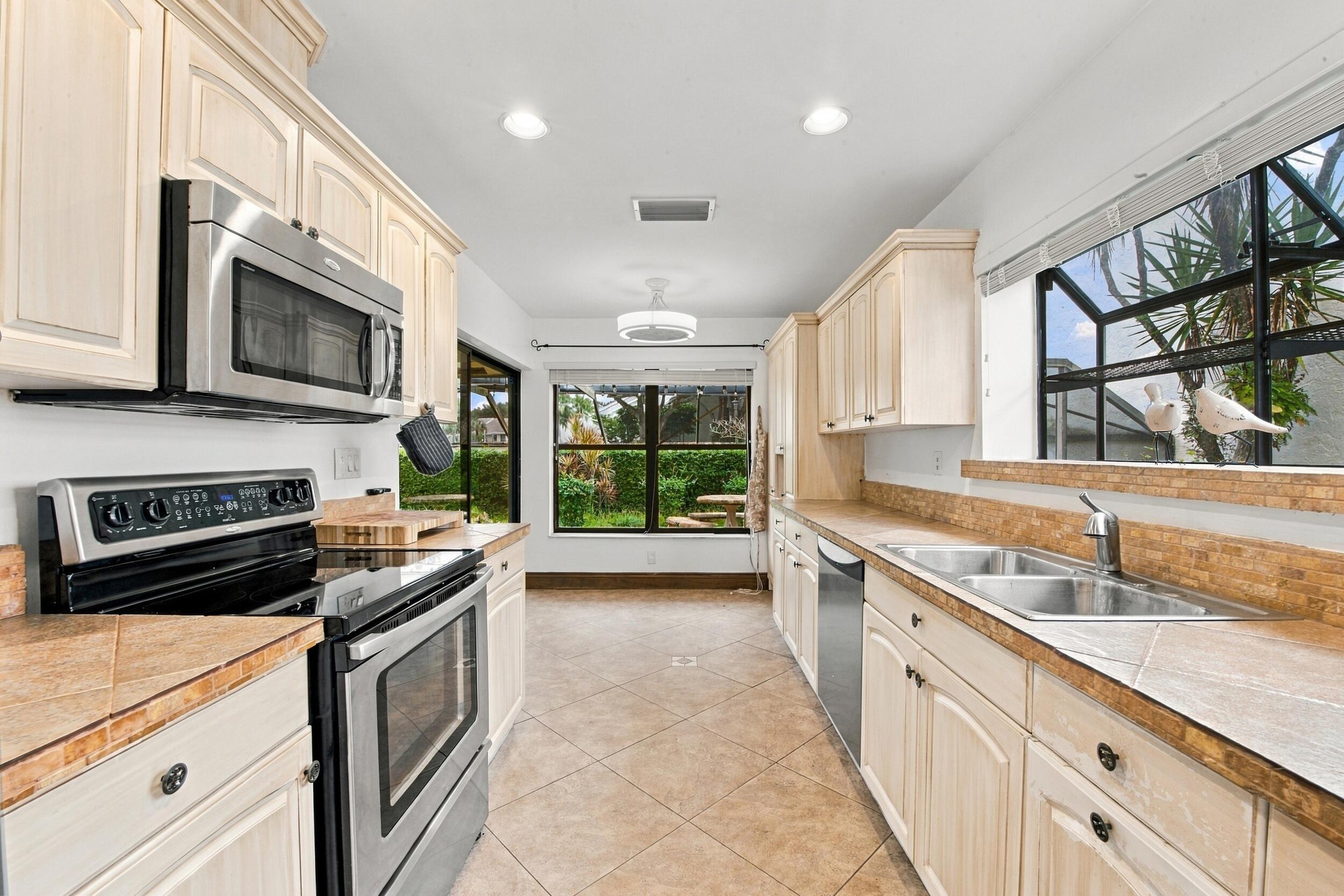 6755 Lago Vista Terrace — photo